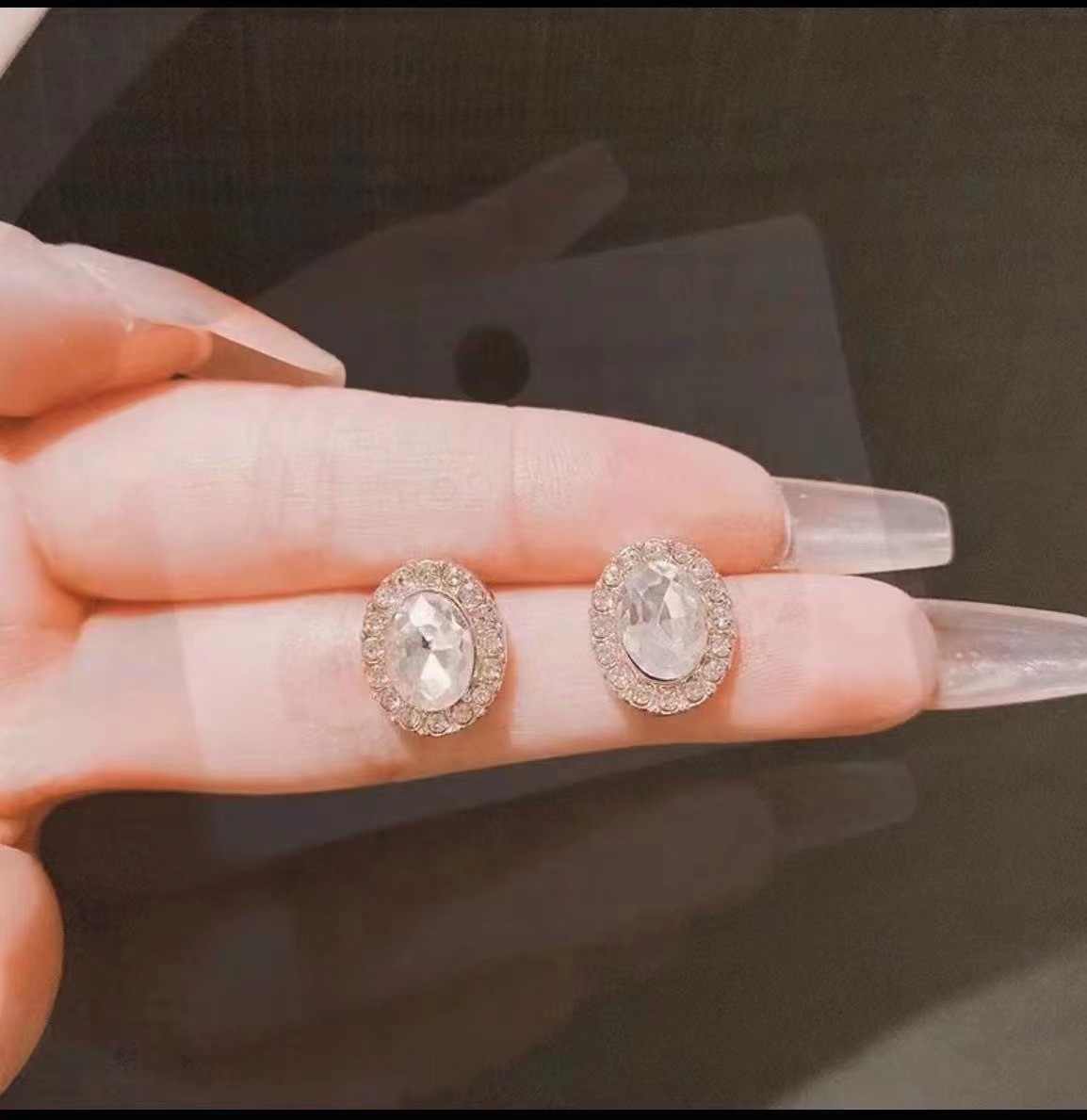 蛋形满钻彩色耳骨钉，粉钻黄钻蓝钻白钻甜美时尚气质耳钉精致百搭详情图4