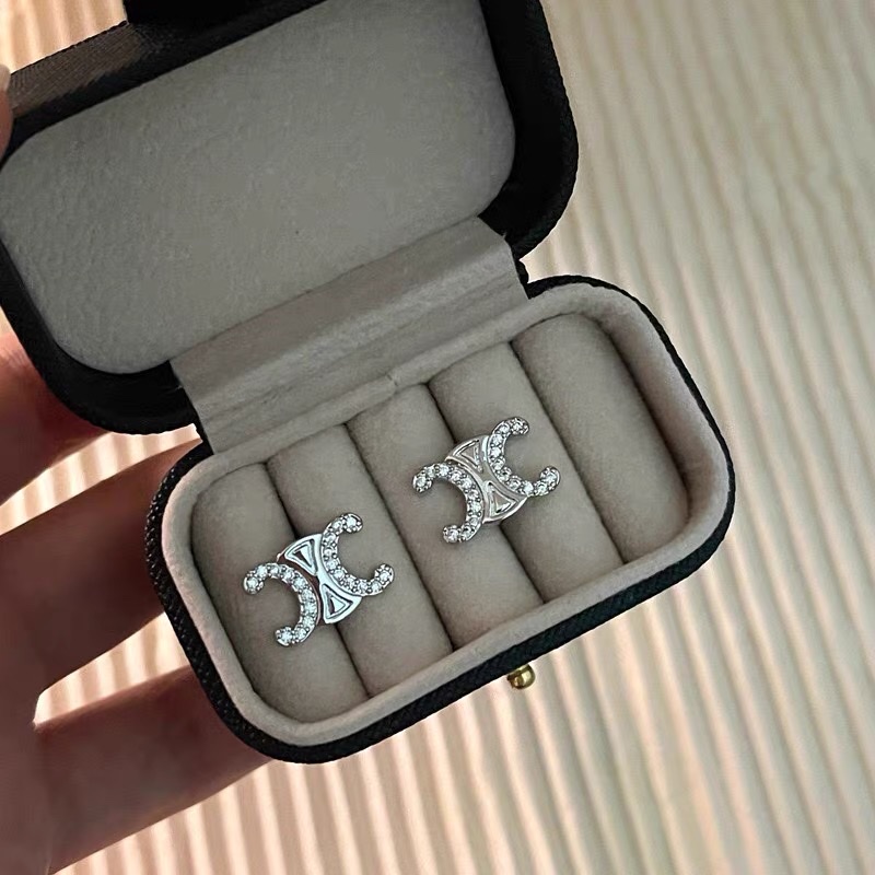 "National trend light Luxury Arc de Triomphe pearl earrings for Women 2023 Zircon Little Chanel style, niche design sense, high-end commuting stud earrings, stud earrings, Zircon earrings, star-style stud earrings, Little Chanel Double C pearl silver needle stud earrings for women, light. detail image 6