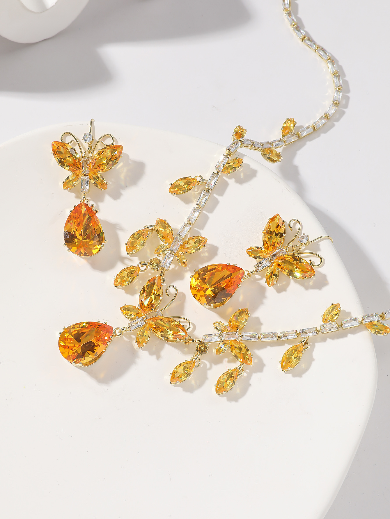 水晶锆石套链首饰套装 陶瓷小耳钉塑料耳圈养耳洞 闪耀锆石套链优雅女士锆石套链锆石套链水晶锆石套链塑料耳圈养耳洞首饰套装陶