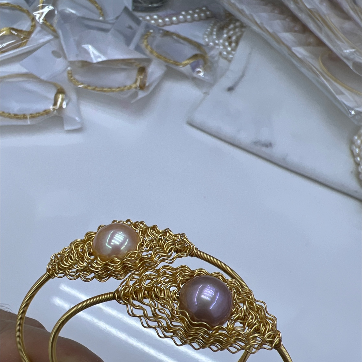 14k gold-plated pearl bracelet, freshwater pearl bracelet, lace sunflower bracelet, 11mm white colored beads details Picture