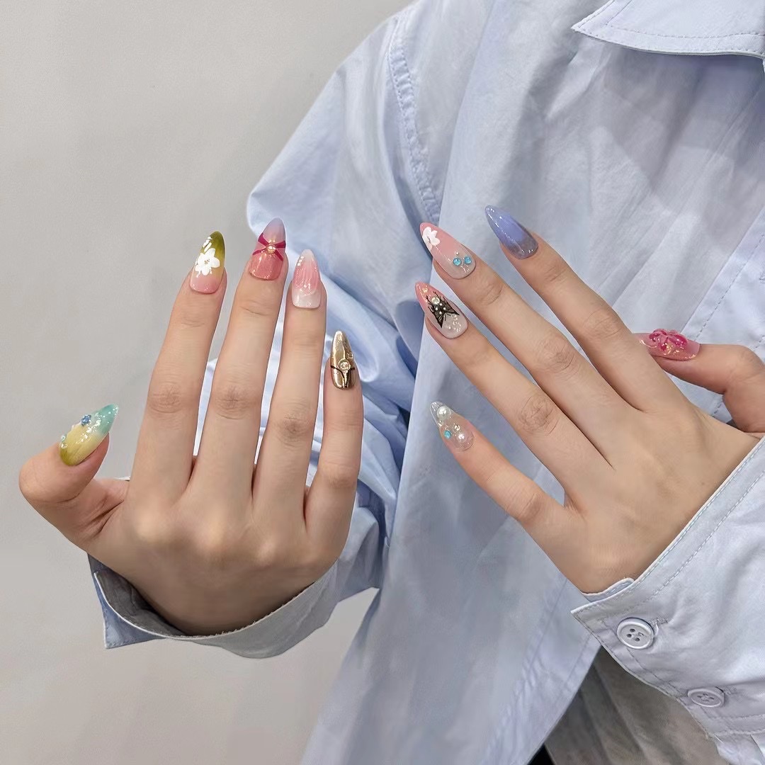 美甲饰品实物图