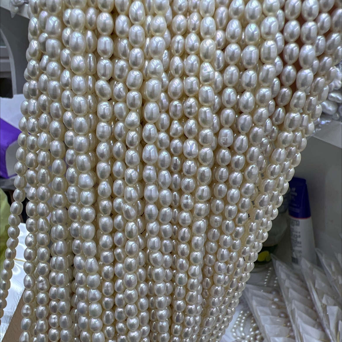 High-quality rare mirror-like strong light natural small pearls, simple and elegant collarbone chain, ultra-fine light luxury diy details Picture