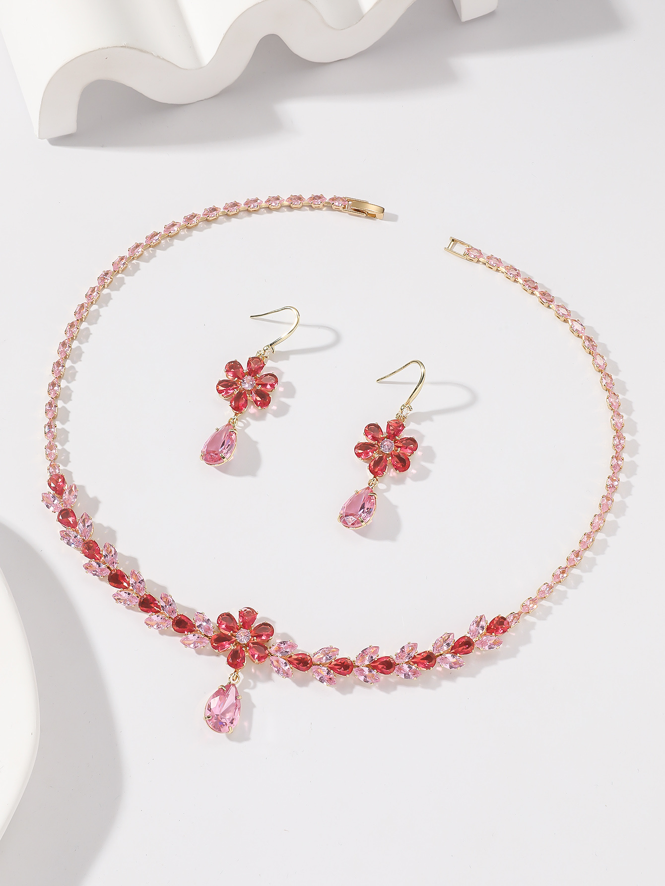 一款粉色 锆石美丽适合结婚日常佩戴项链套装时尚大气