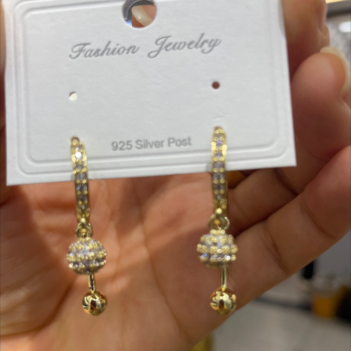 2024年新款潮精致钻球耳环女时尚简约设计感小众耳坠银针气质耳饰饰品细节图