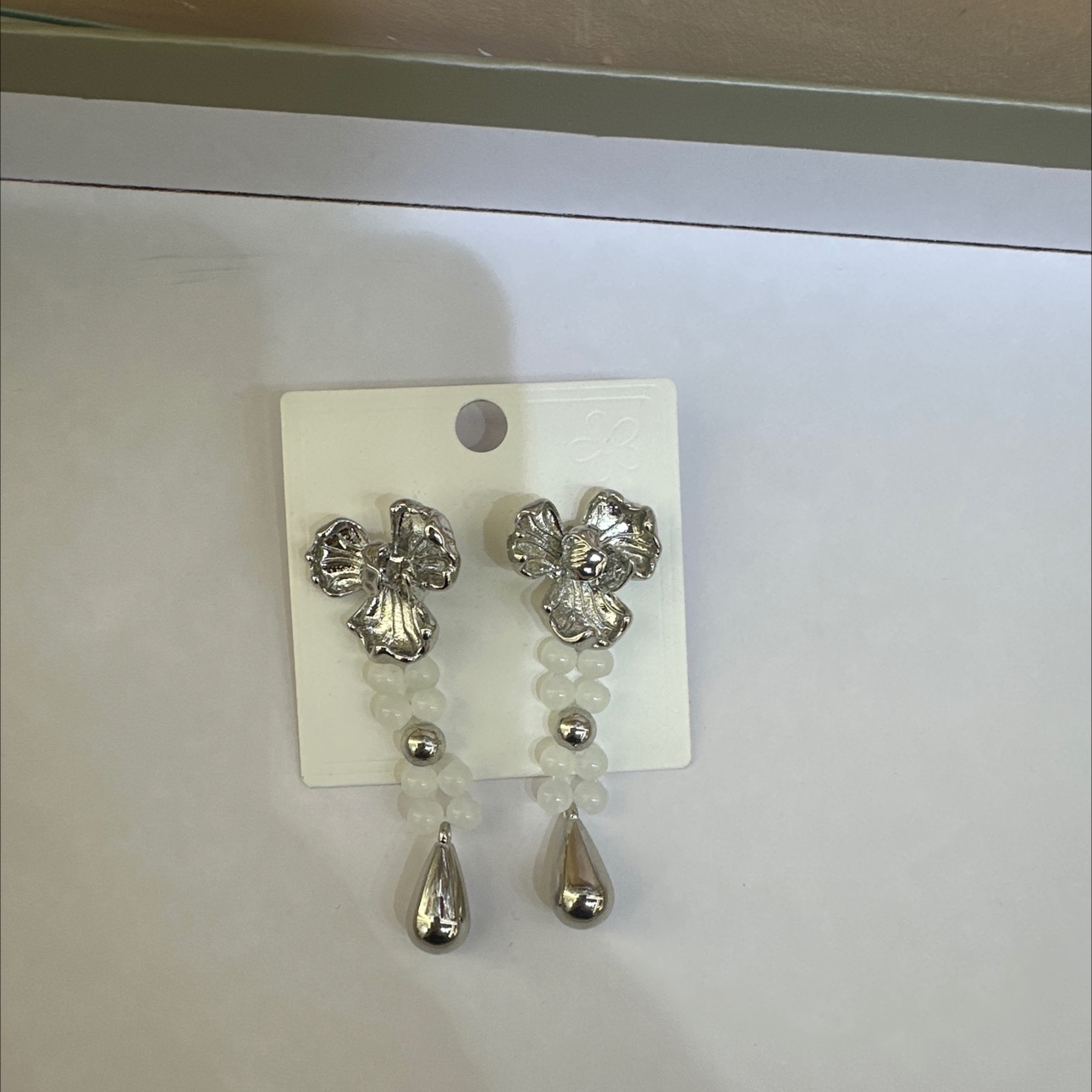 锆石耳环女款饰品 明星同款耳饰 时尚潮流个性耳环 炫彩璀璨耀眼耳饰品白底实物图