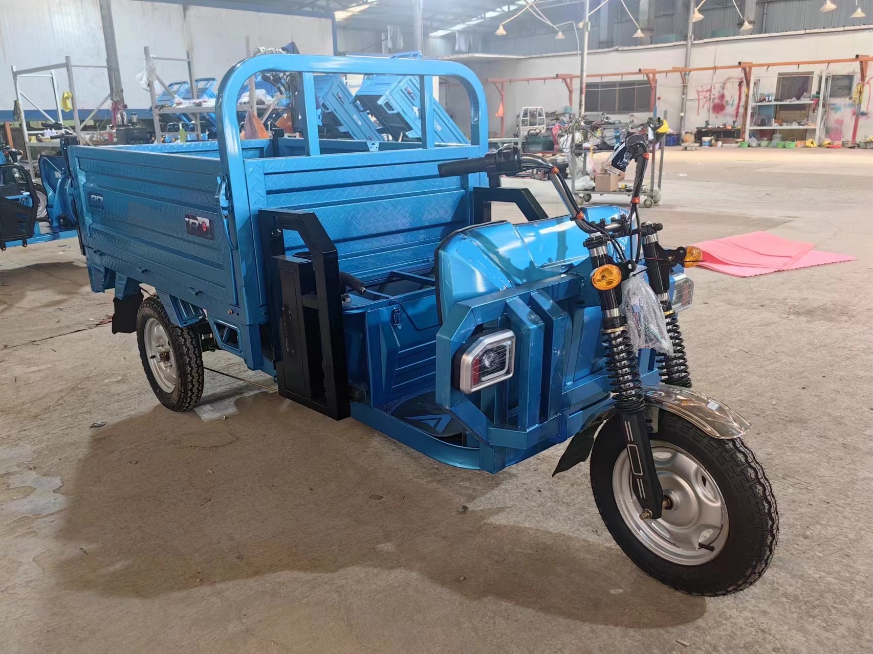 电动三轮车1.8米载重三蹦子拉货短途运输电动车平板电动三轮货车详情图3
