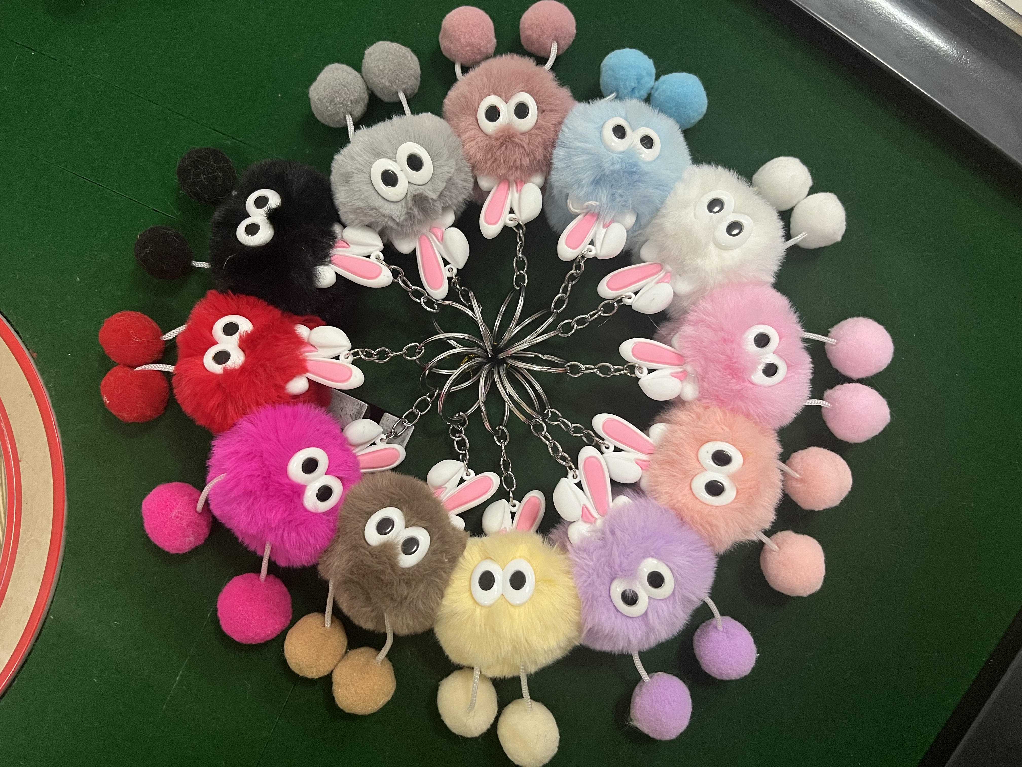 2024新款可爱女士钥匙扣防锈耐用 时尚潮流钥匙挂件毛绒挂件包包挂件详情图14