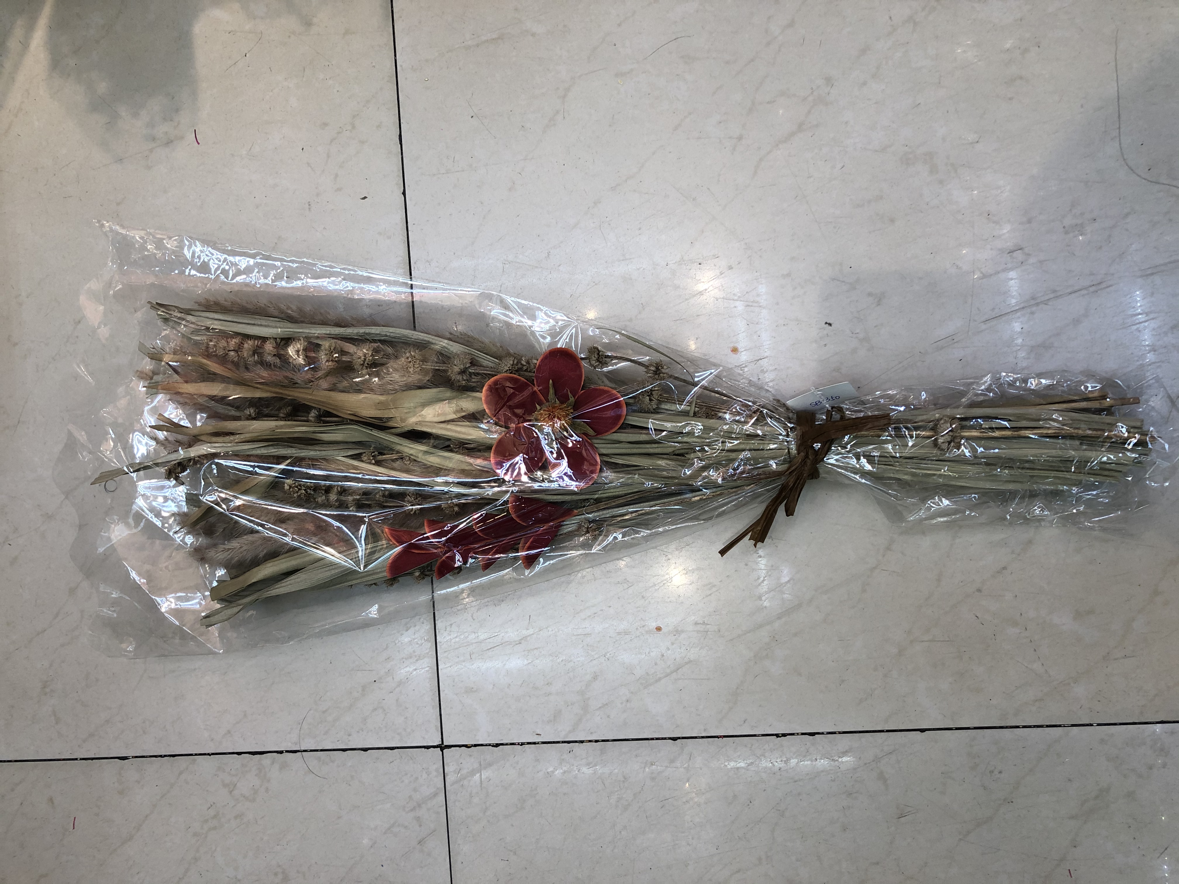 鲜花包装纸/蝴蝶结辅料/雪点纱/蝴蝶结配件布料/毛毡爱心贴片细节图