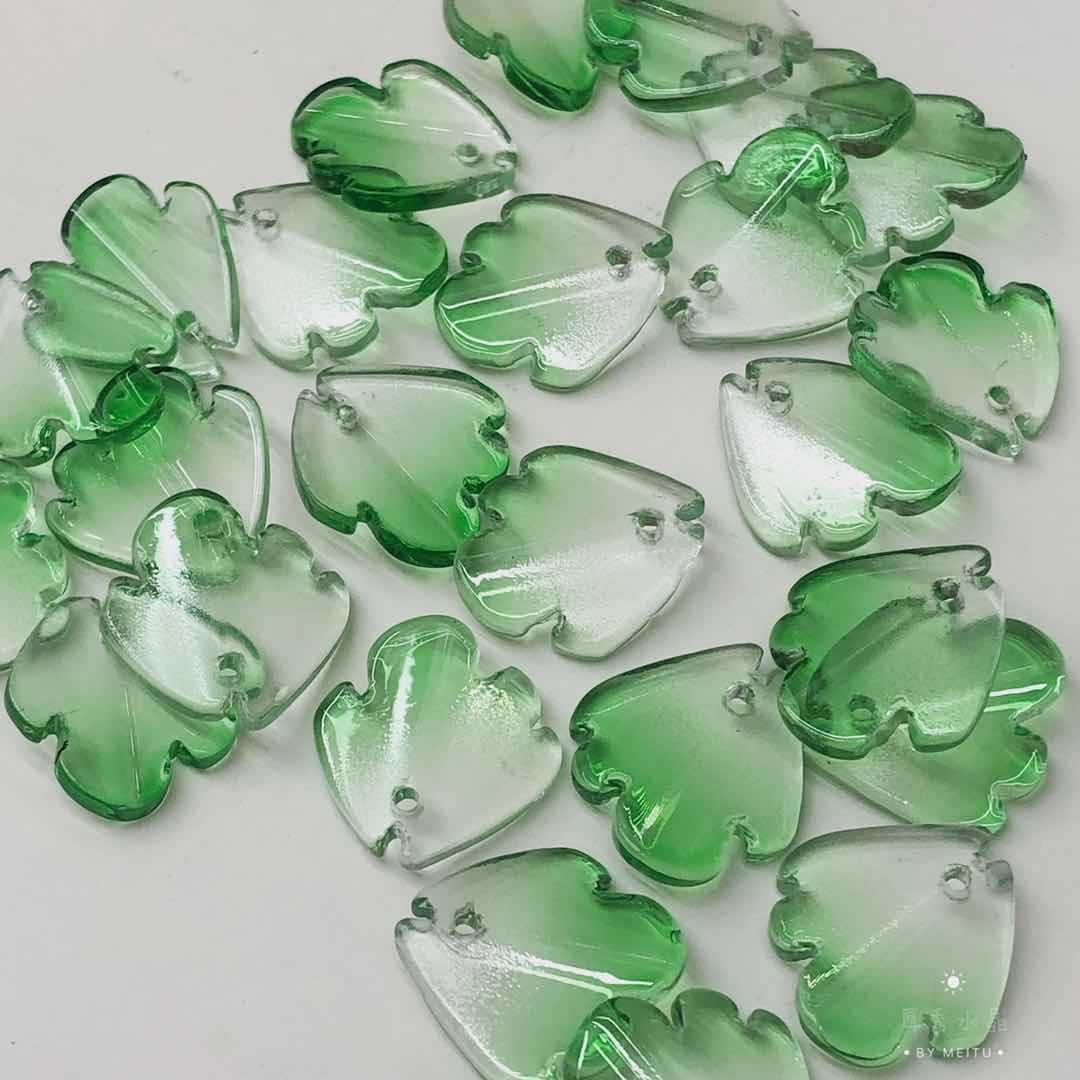 Houxiu Crystal domestic glazed crystal glass, small flying fish glazed petal accessories, children's hairpin accessories, DIY materials, popular and best-selling accessories Application Scenario