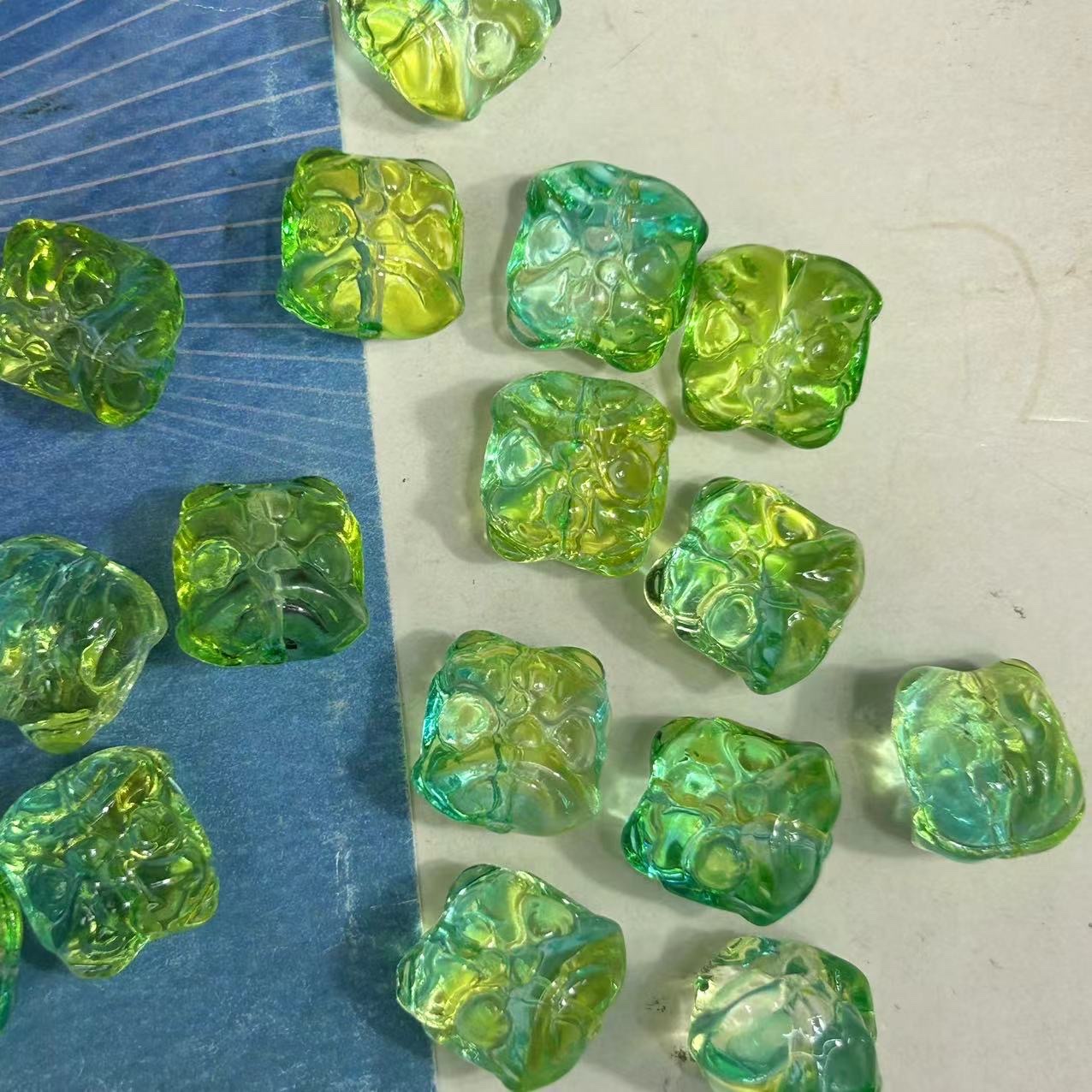 厚秀水晶国产琉璃水晶玻璃配件醒狮手串配件，复古diy饰品配件儿童饰品材料diy饰品配件产品图