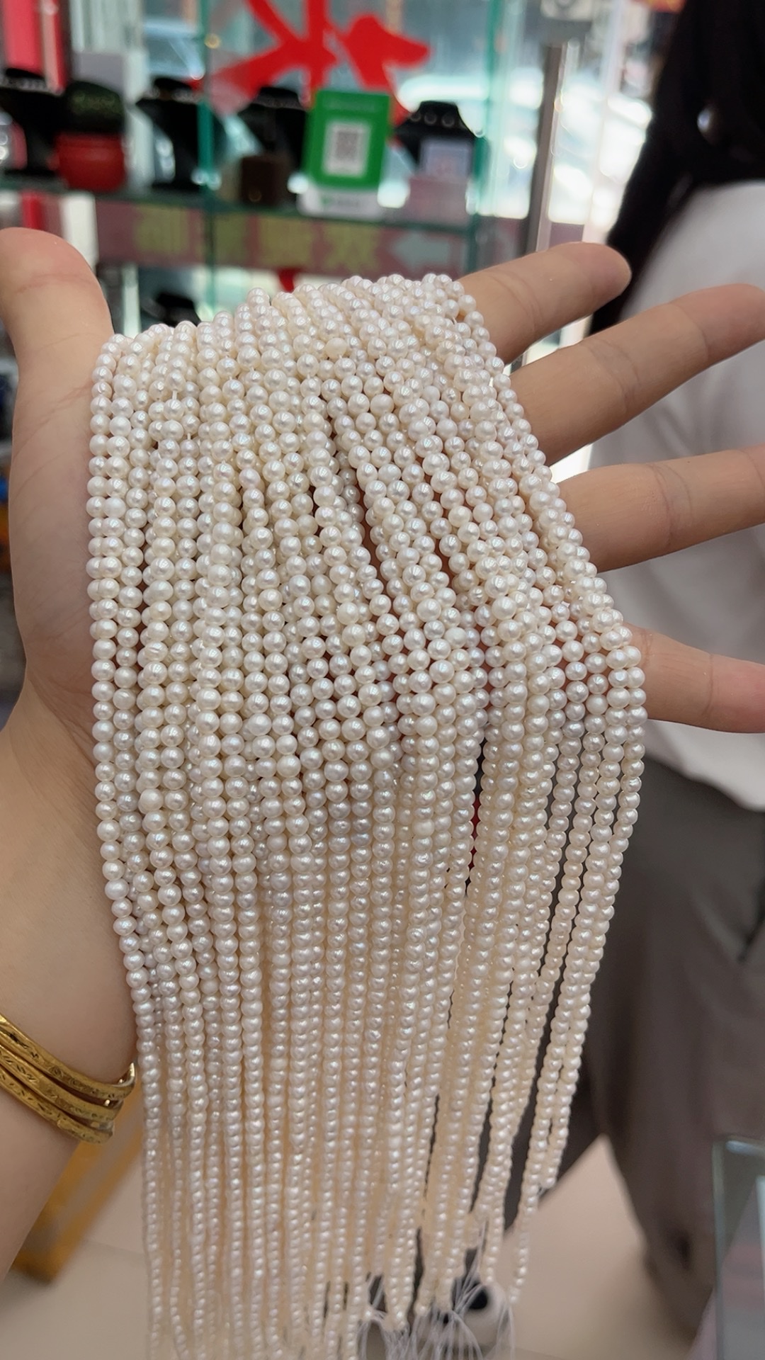 淡水天然珍珠项链、跨境电商供货款。网络热卖款。外贸出口，厂家直销。珍珠耳钉饰品详情图3