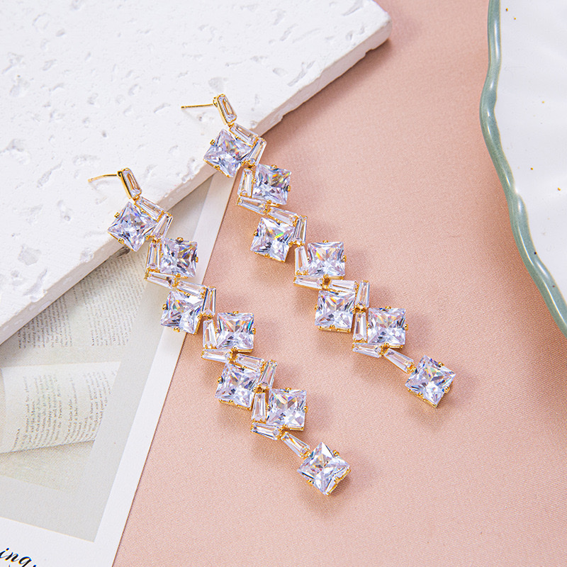 铜锆石耳环 时尚潮流个性耳饰 高级感耳环 欧美时尚耳饰 外贸详情图2