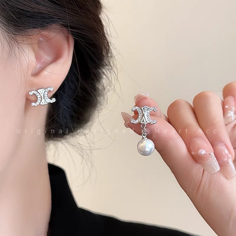 "National trend light Luxury Arc de Triomphe pearl earrings for Women 2023 Zircon Little Chanel style, niche design sense, high-end commuting stud earrings, stud earrings, Zircon earrings, star-style stud earrings, Little Chanel Double C pearl silver needle stud earrings for women, light. detail image 8