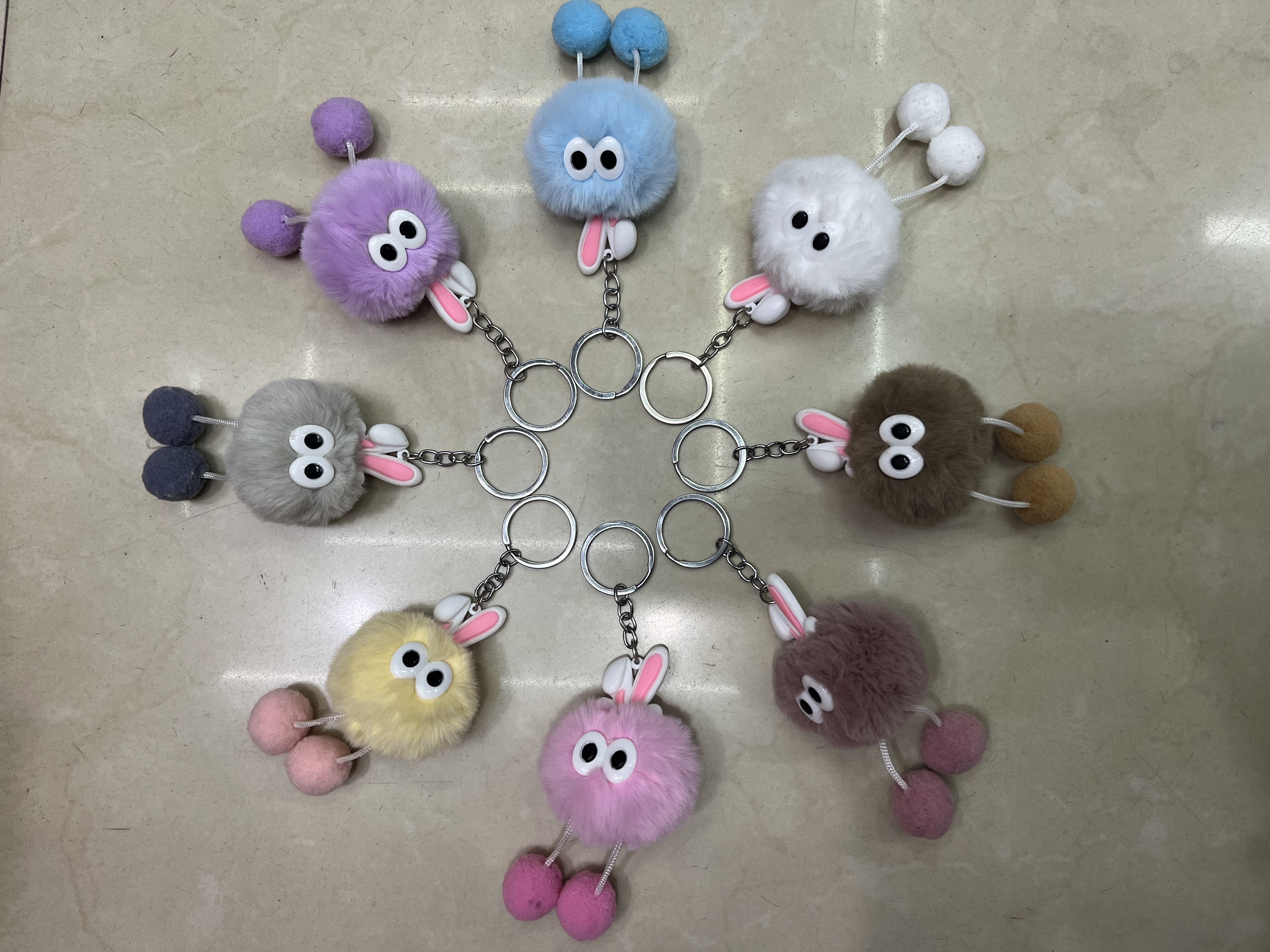 2024新款可爱女士钥匙扣防锈耐用 时尚潮流钥匙挂件毛绒挂件包包挂件详情图10