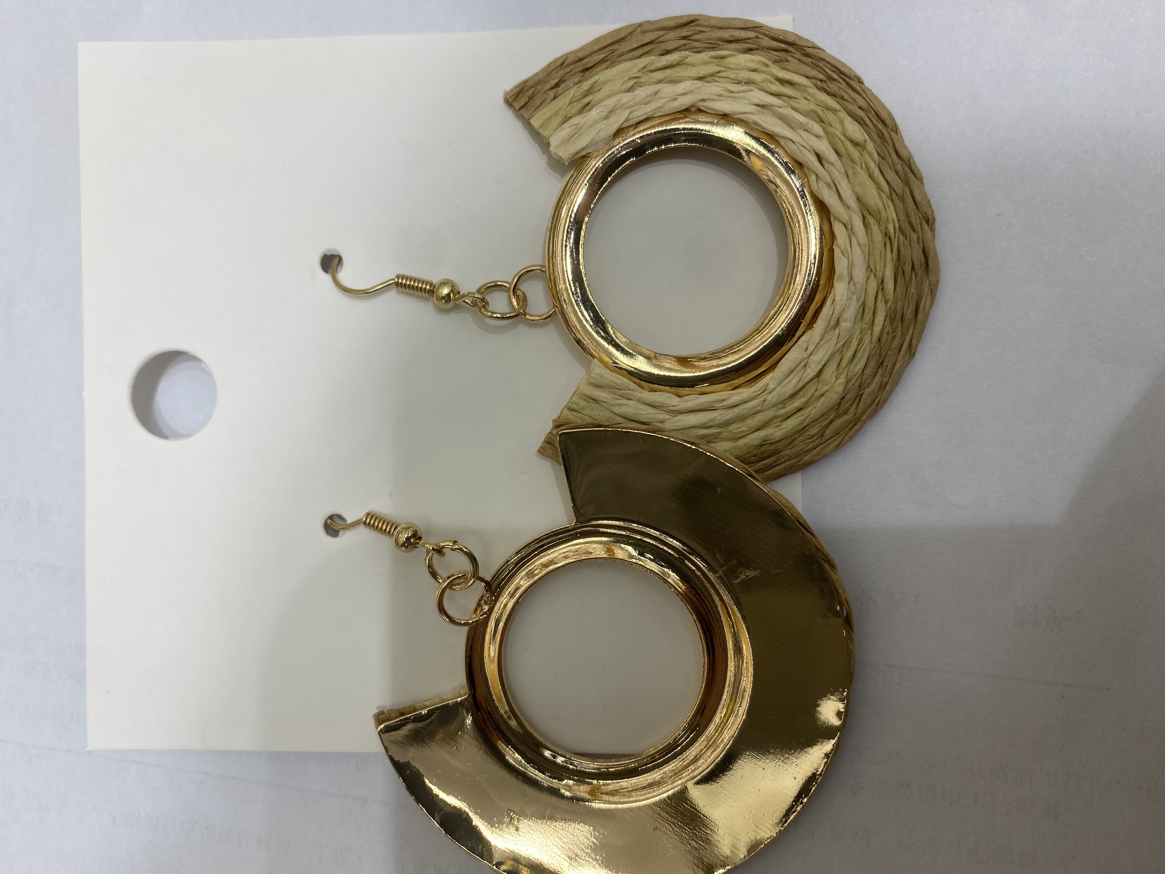 原创设计波西米亚风手工制作夸张新款度假风耳环手工拉菲草编耳钉清新花朵甜美耳饰 白底实物图