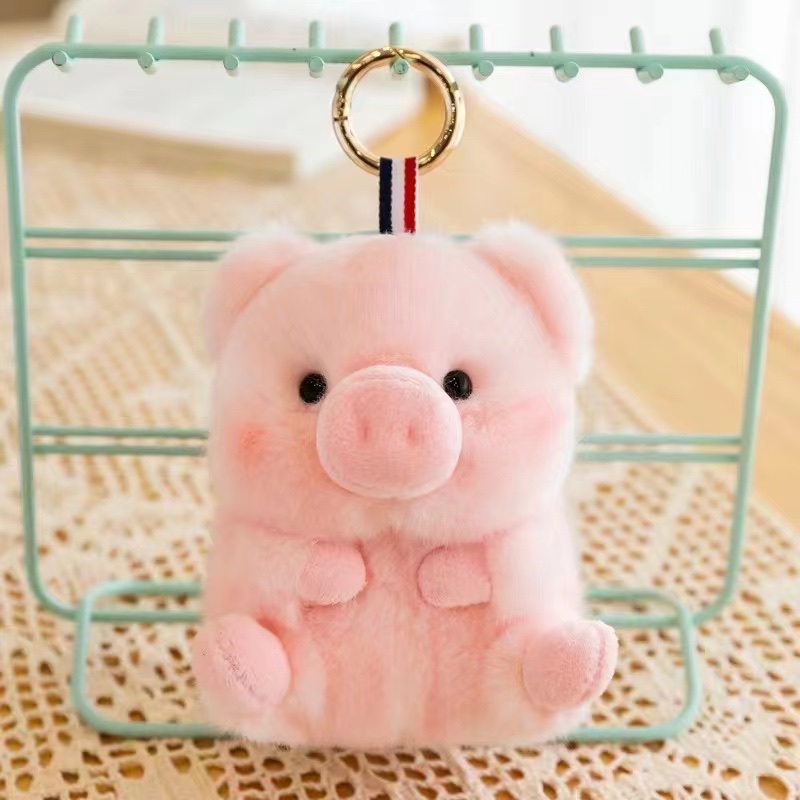 Creative simulation wool material simulation animal keychain dolls, plush toys, panda hamster claw machine dolls, gifts, annual meeting giveaways wholesale Application Scenario