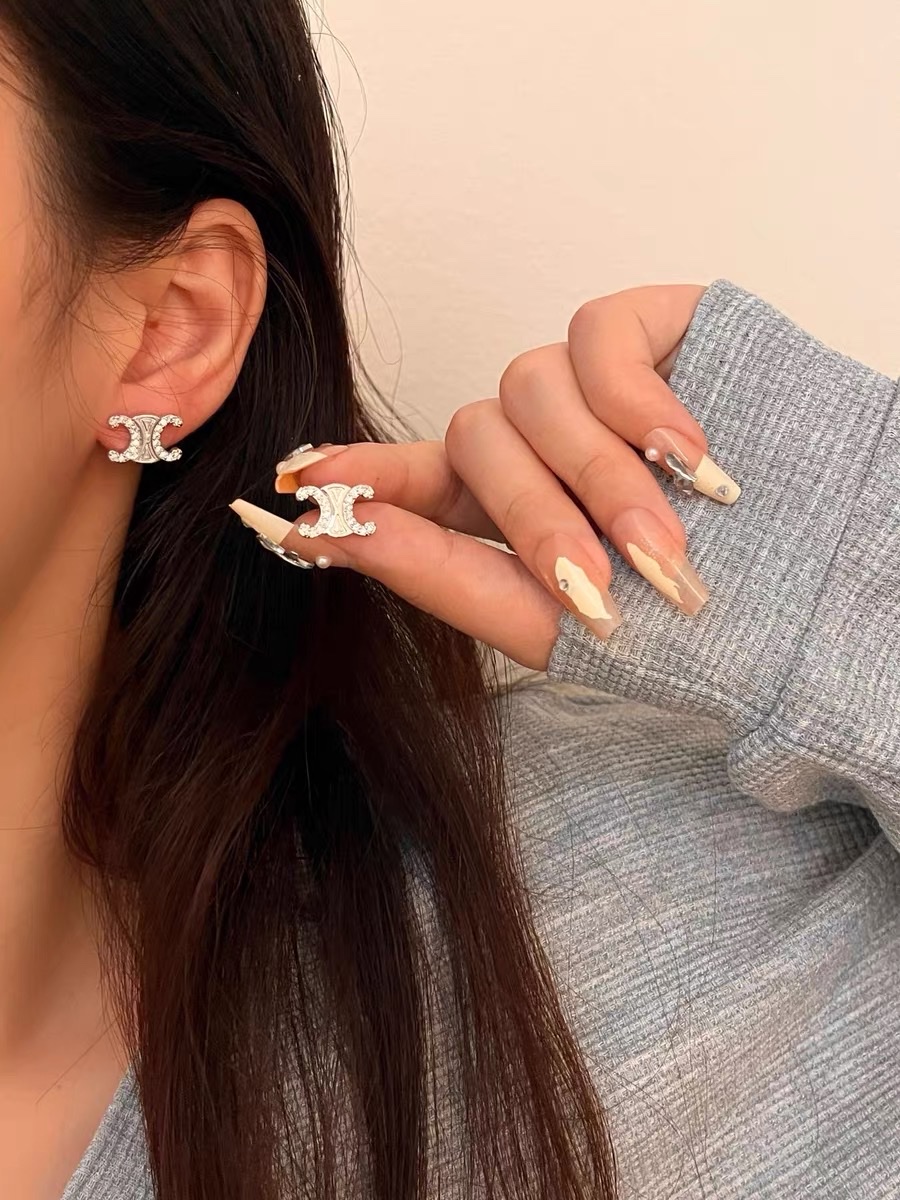 "National trend light Luxury Arc de Triomphe pearl earrings for Women 2023 Zircon Little Chanel style, niche design sense, high-end commuting stud earrings, stud earrings, Zircon earrings, star-style stud earrings, Little Chanel Double C pearl silver needle stud earrings for women, light. details Picture