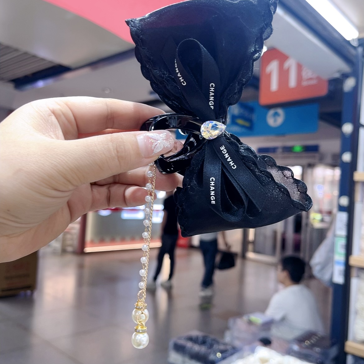 创意饰品鲨鱼夹 发饰发夹 抓夹 独特设计 时尚潮流 头发装饰品 简约大方产品图