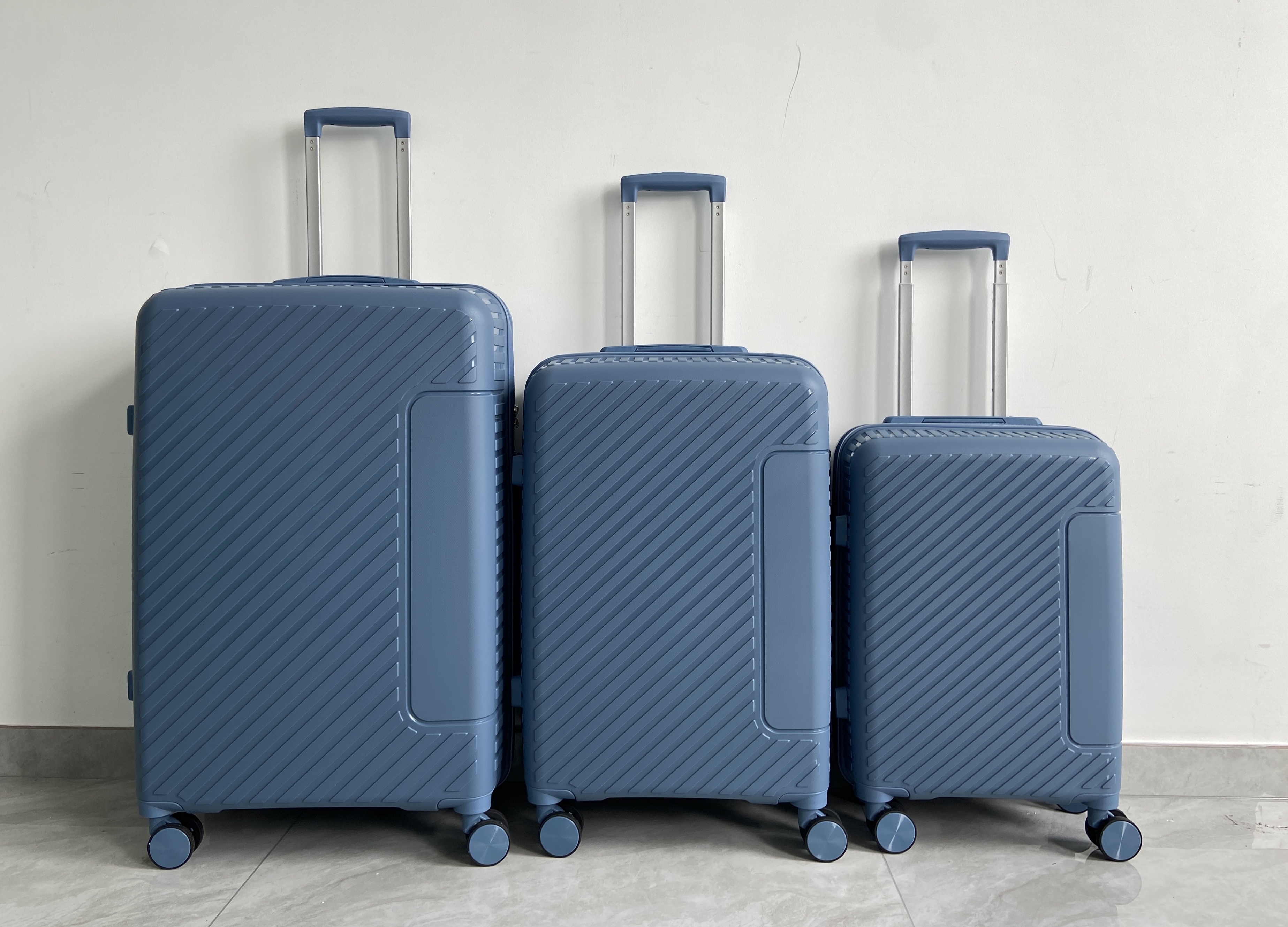 新款全配色PP行李箱产品图