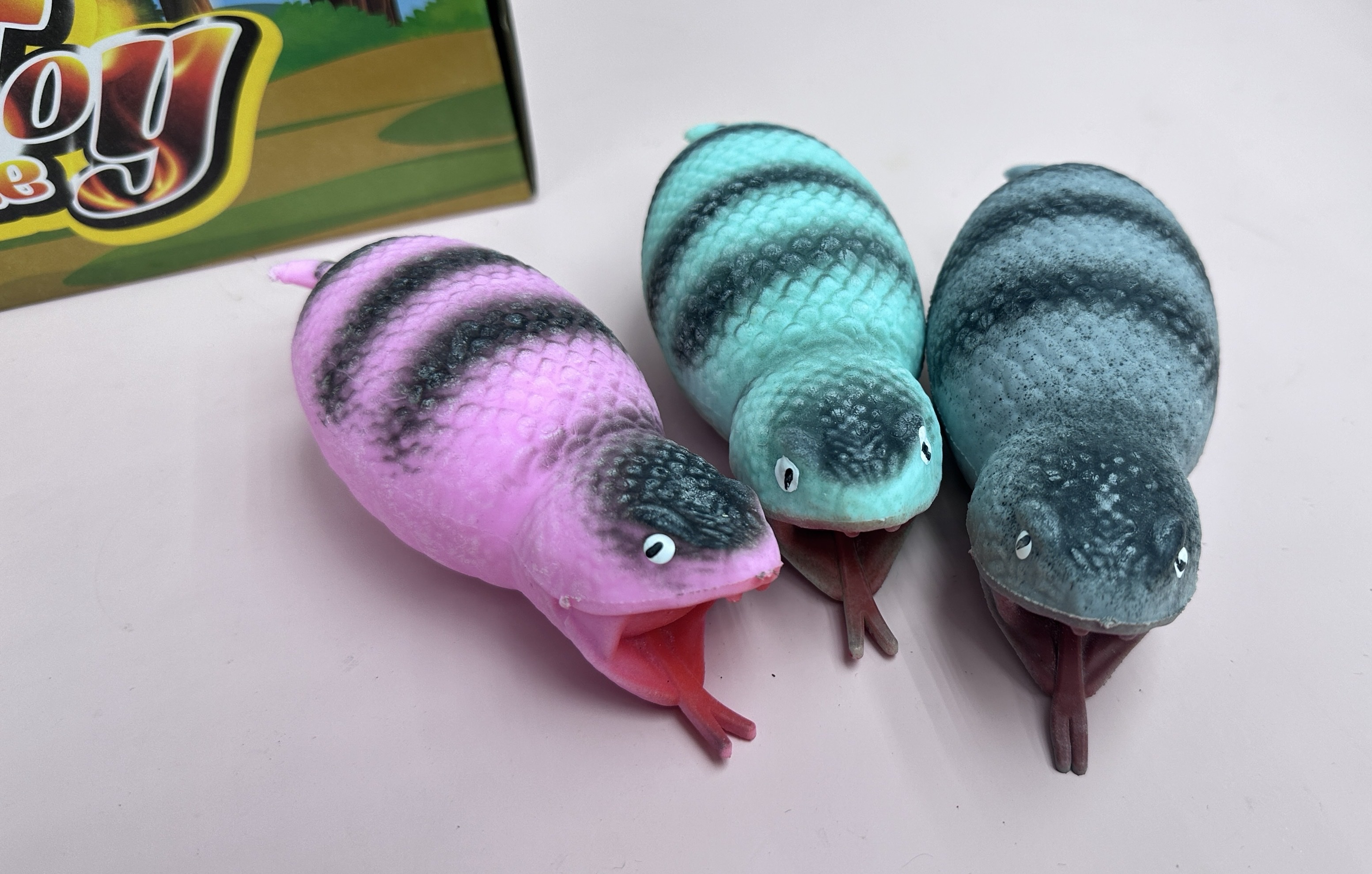 蛇🐍仿真面粉玩具三个颜色混装12个装一盒288个装一箱（24盒）详情图1