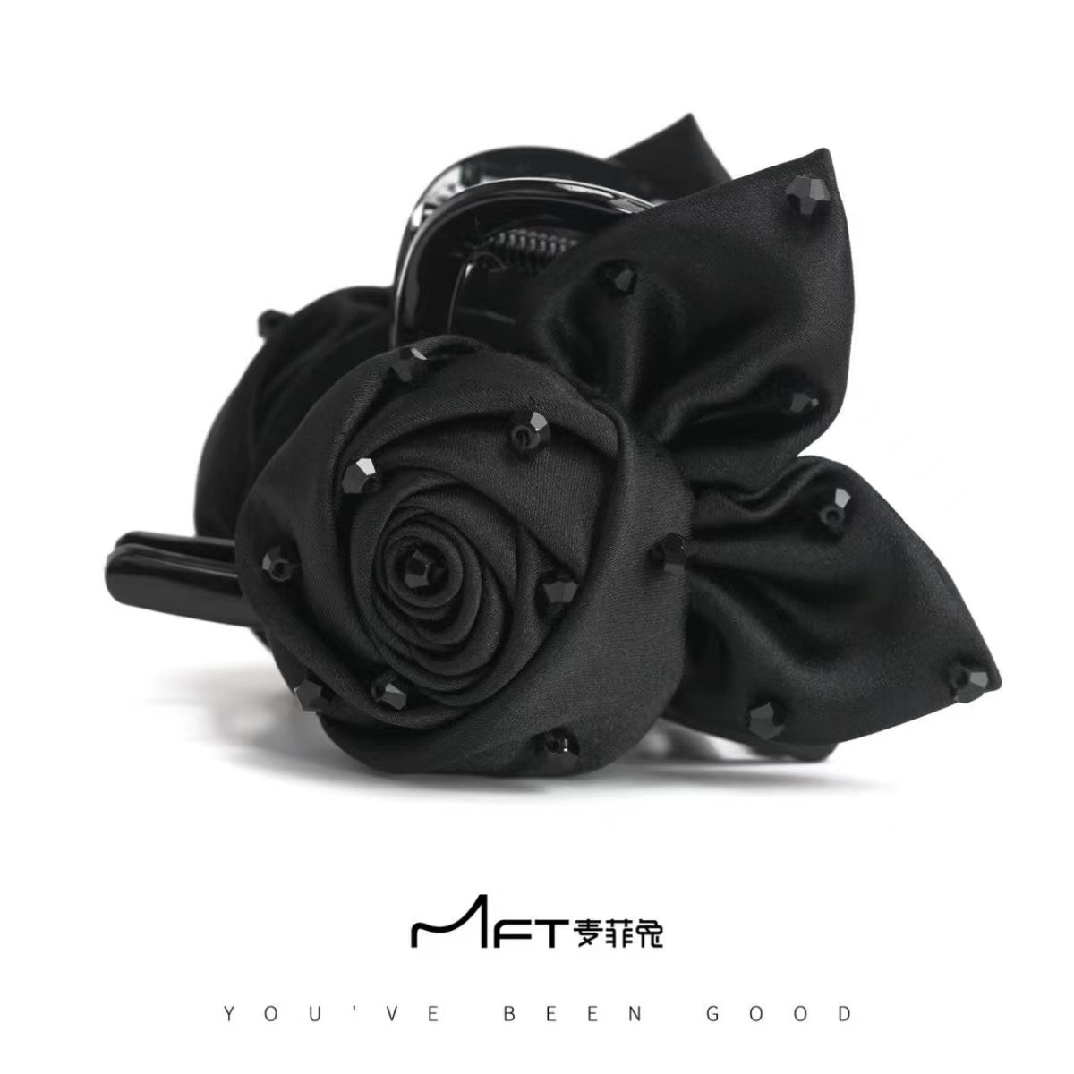 时尚轻奢 布料针缝水钻玫瑰花 发圈抓夹 花朵马尾 丸子头发饰 女头饰.发夹白底实物图