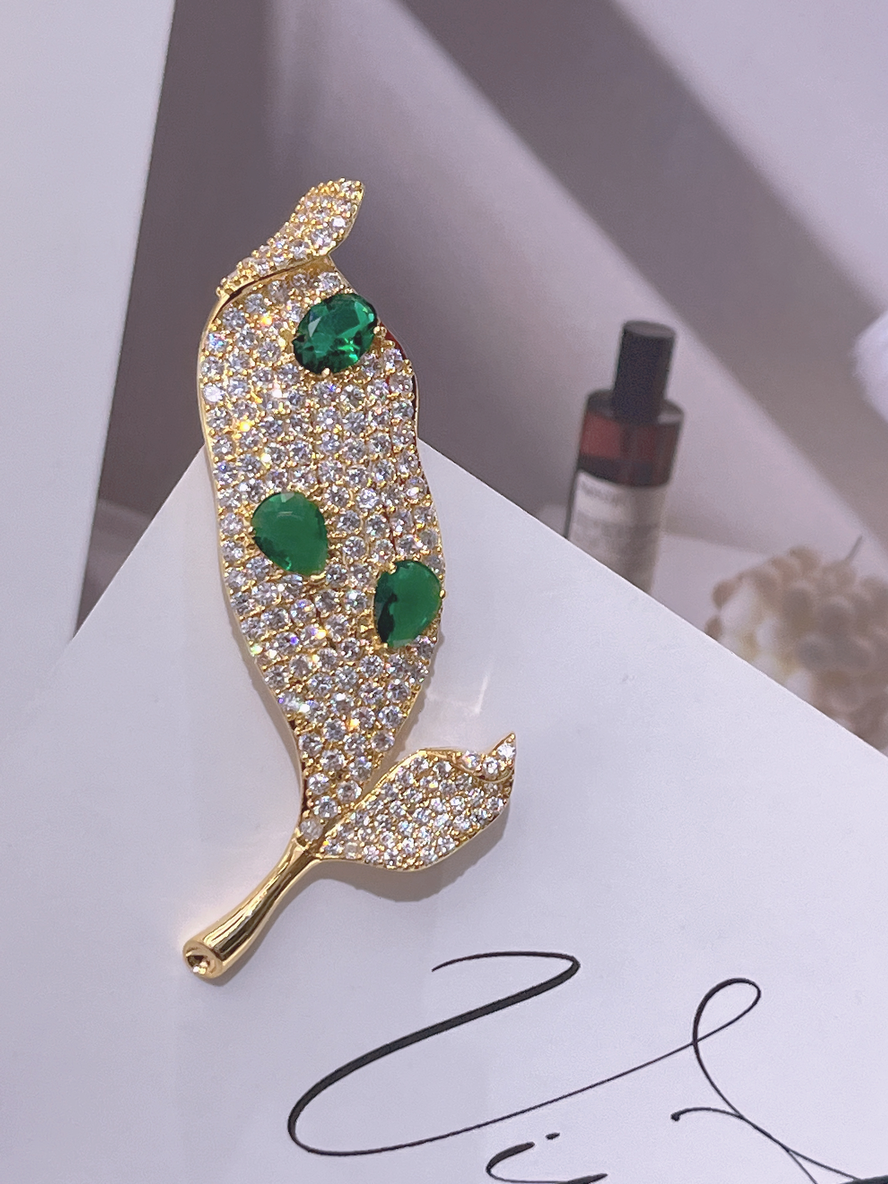 叶子胸针镶嵌绿色锆石 小圆石胸针 吊坠 两用款式12340780