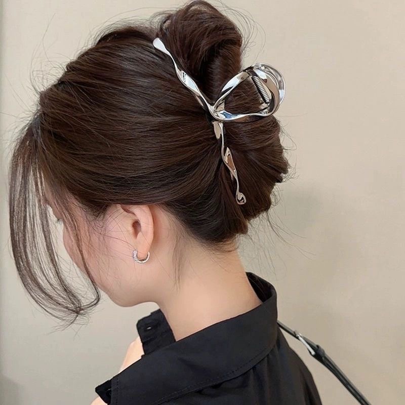 The crown headwear and hair accessory are designed as an integrated adult style, presenting a fashionable and elegant headwear with a noble and elegant air Item Picture