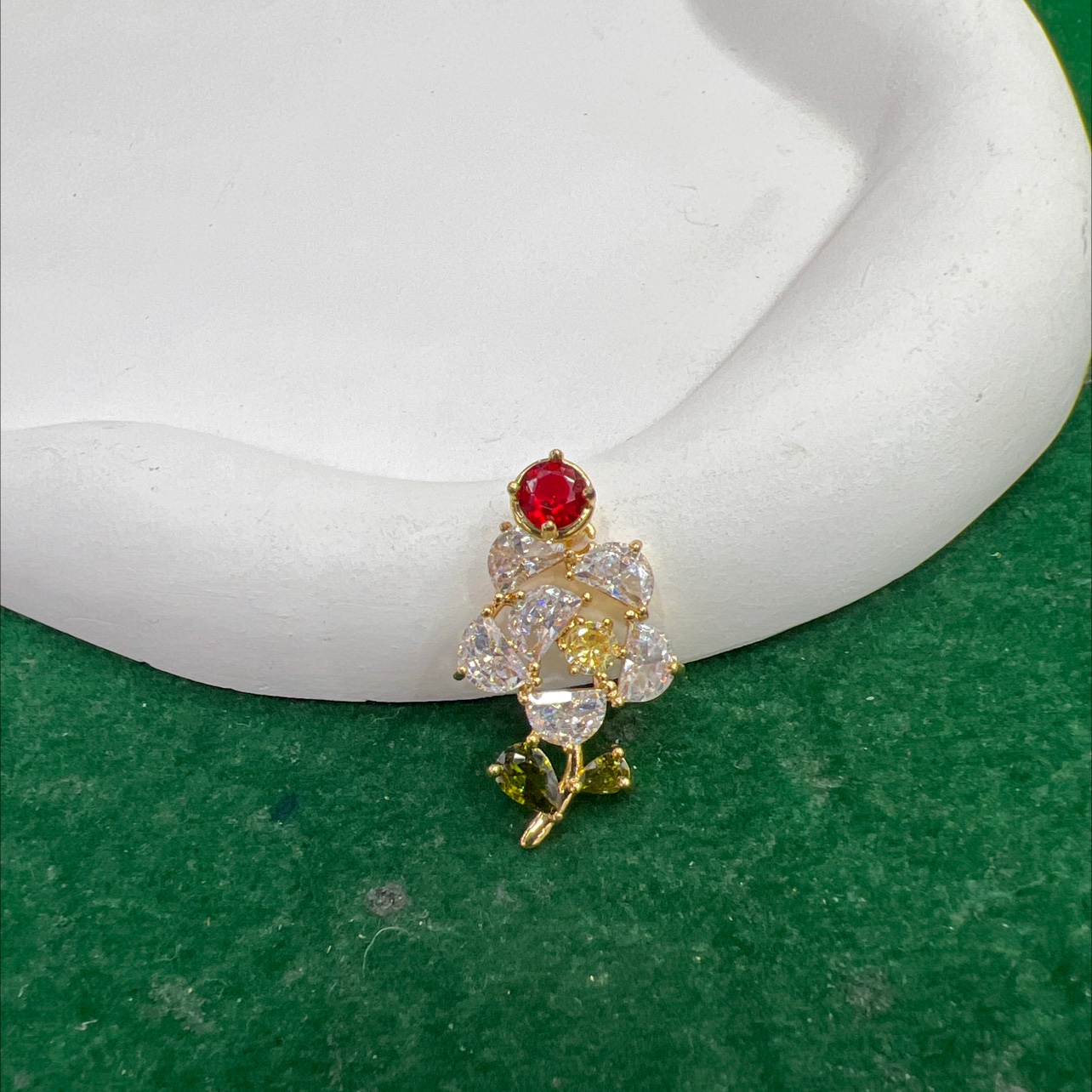 微镶锆石吊坠 玫瑰花锆石项链 独特饰品 高级首饰精品锆石吊坠