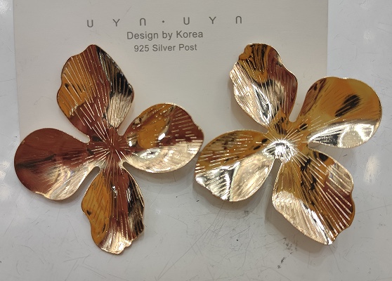 高级感饰品 精致耳饰 合金材质 时尚潮流耳环款式饰品耳饰耳环细节图