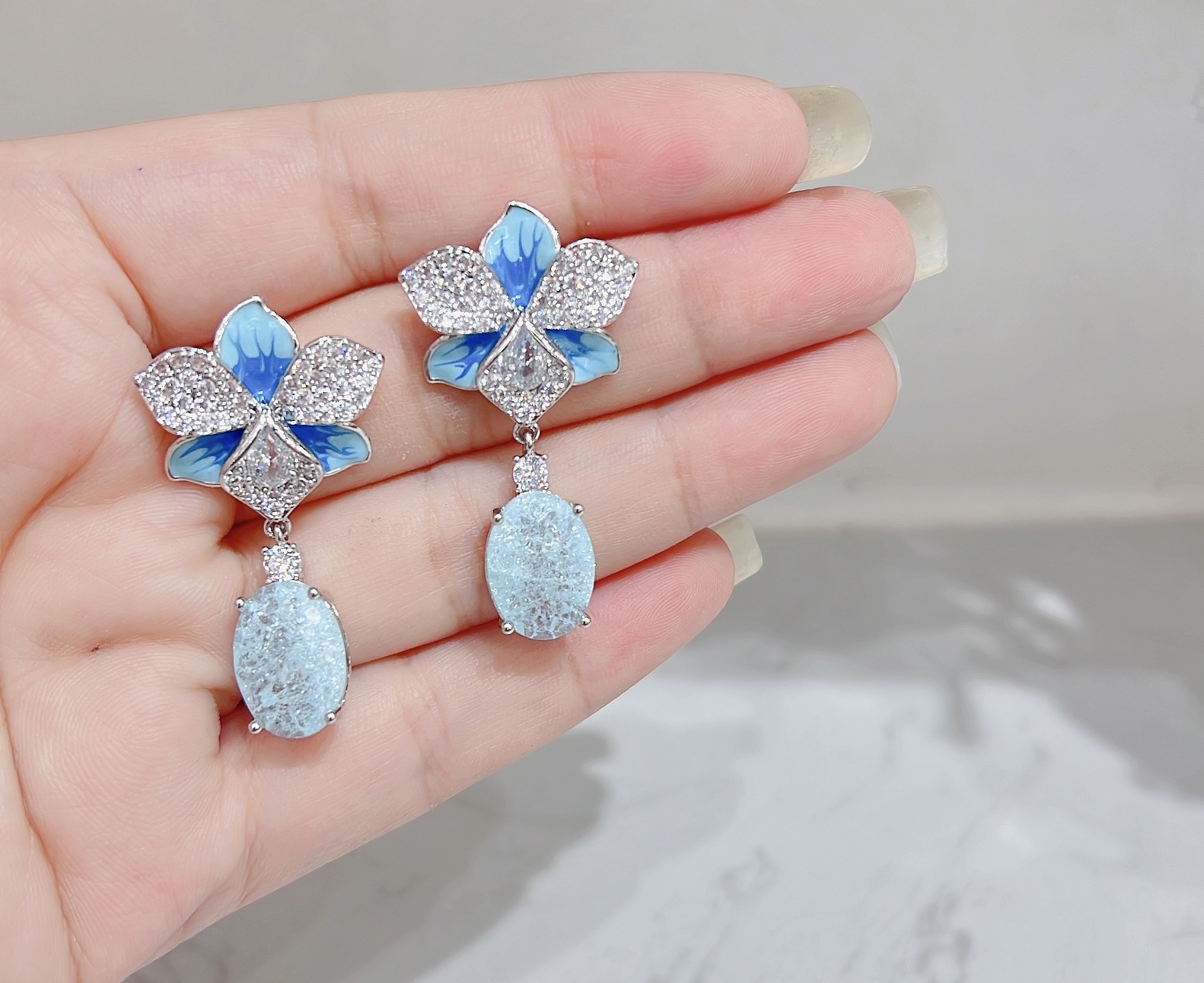 鑫亿 锆石耳环饰品 精致耳饰 明星同款耳环 时尚潮流女士耳饰 闪耀耳边独特魅力