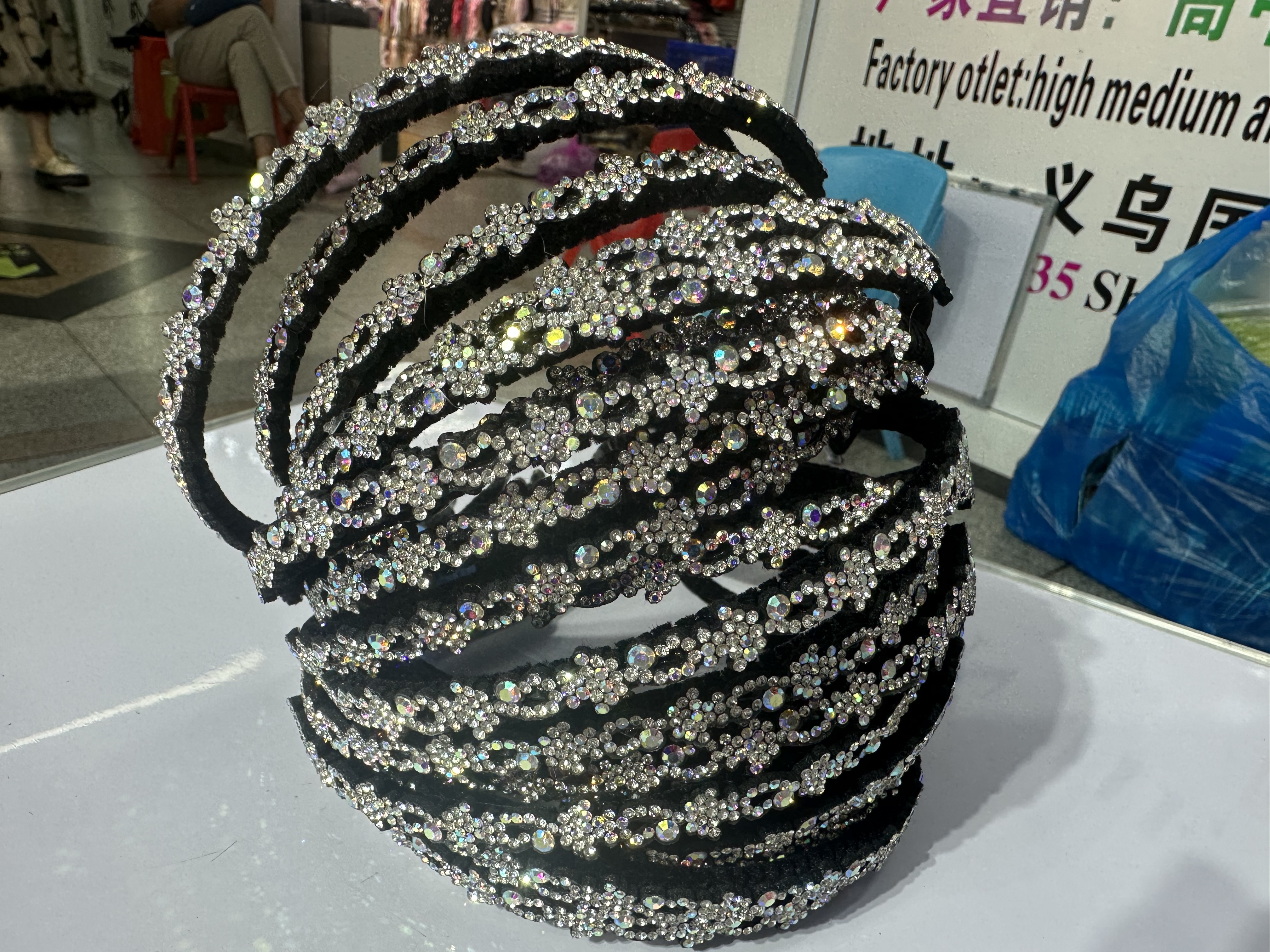 Crown hair accessory, crown headwear, hair accessory, adult headwear Specification image