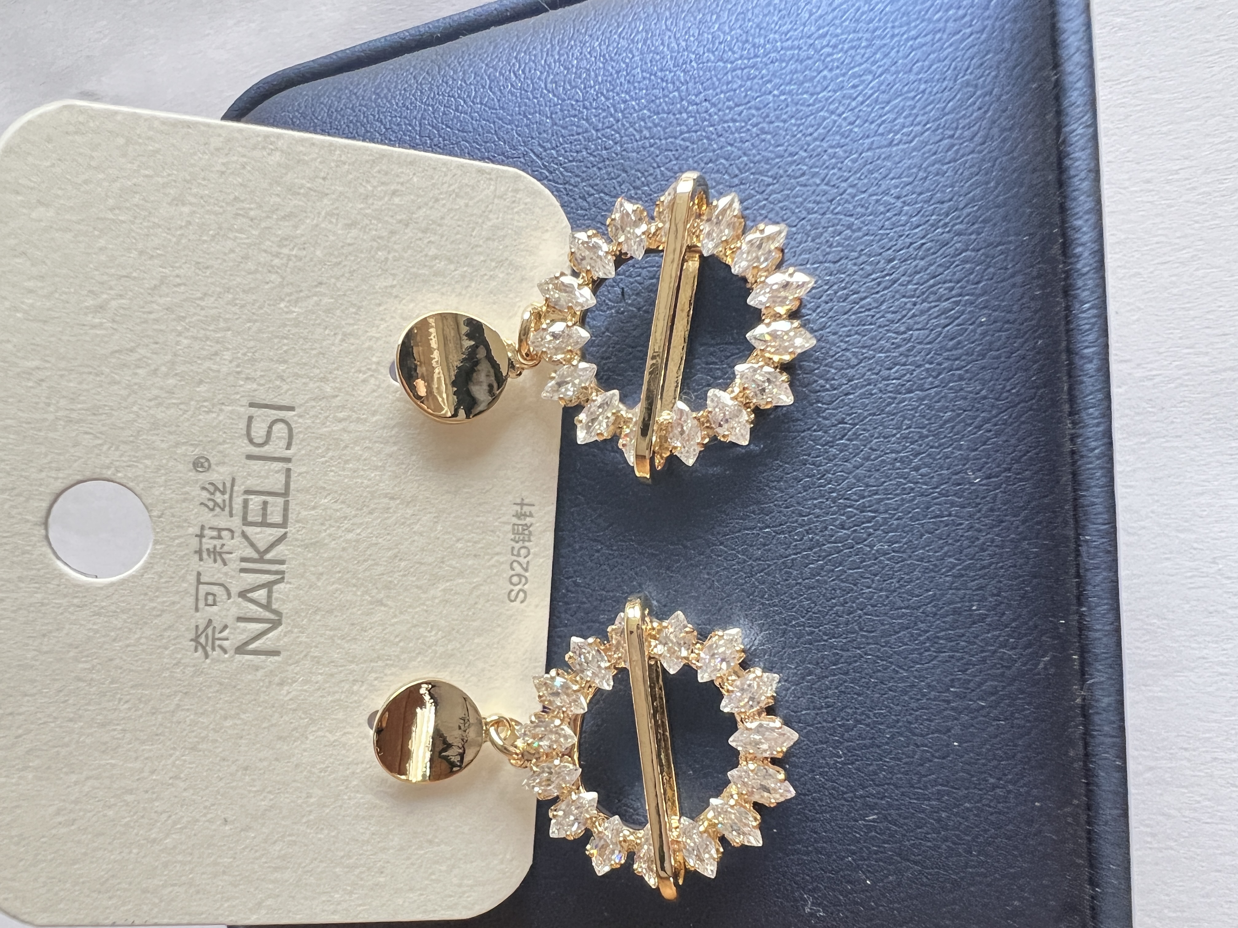 Earrings details Picture