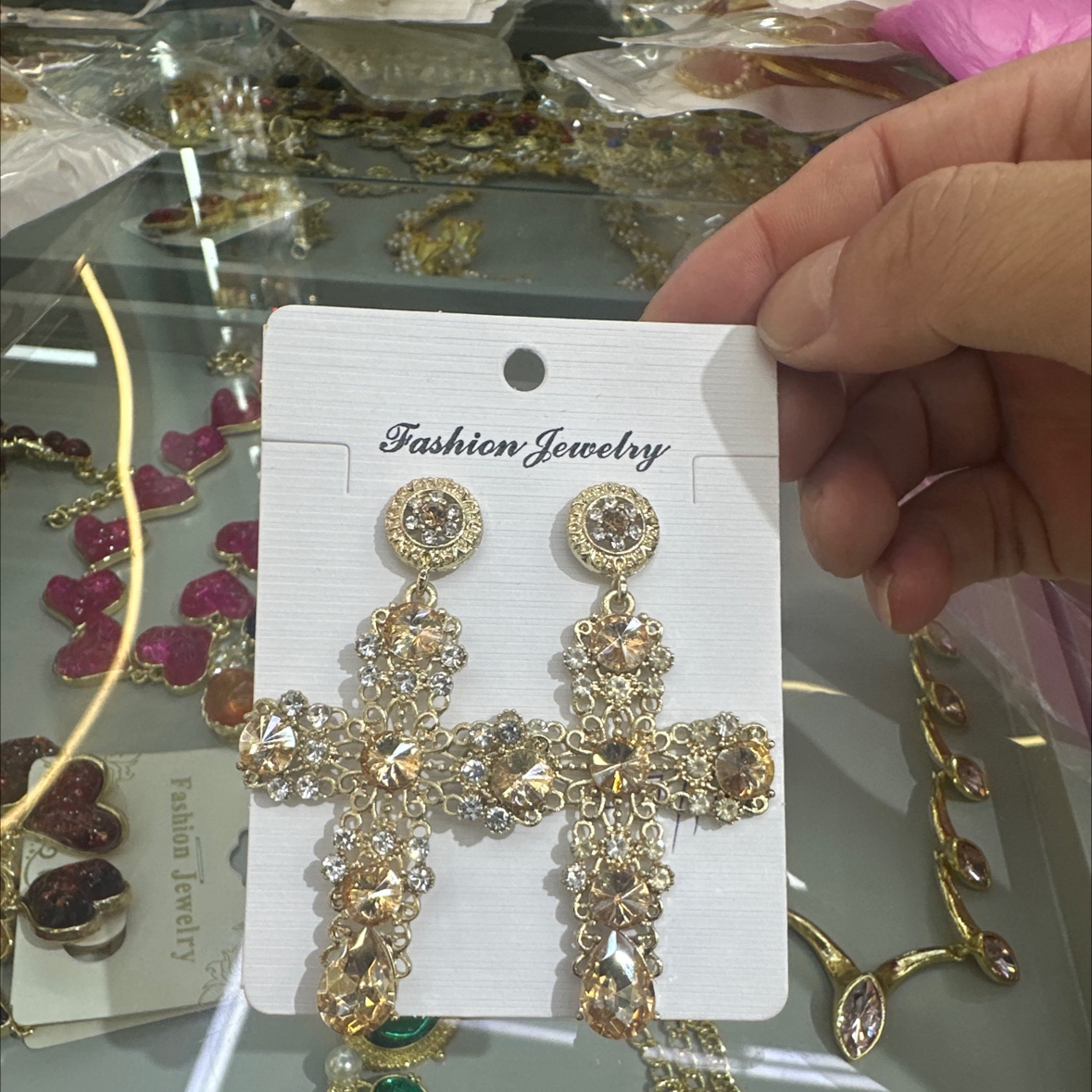 耳环女款 高级感饰品 明星同款耳环 时尚耳饰 炫彩耳钉 精致耳环饰品