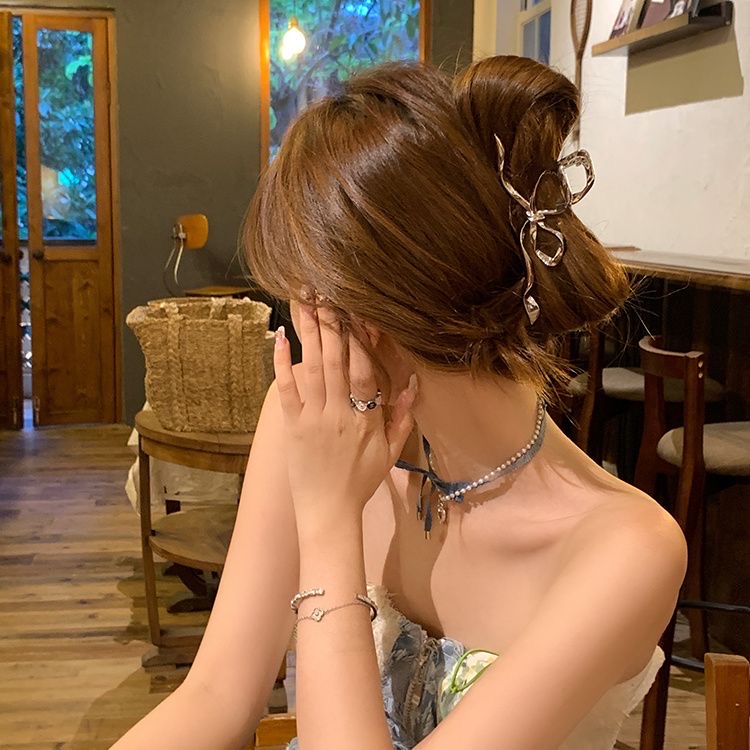 The crown headwear and hair accessory are designed as an integrated adult style, presenting a fashionable and elegant headwear with a noble and elegant air detail image 4