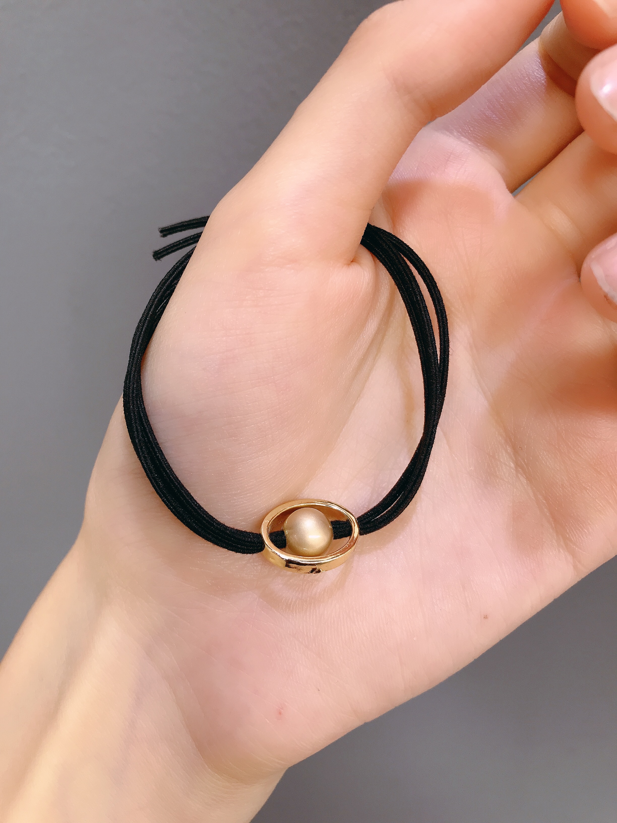 打结皮筋穿合金发饰，创意合成精致发圈头绳白底实物图