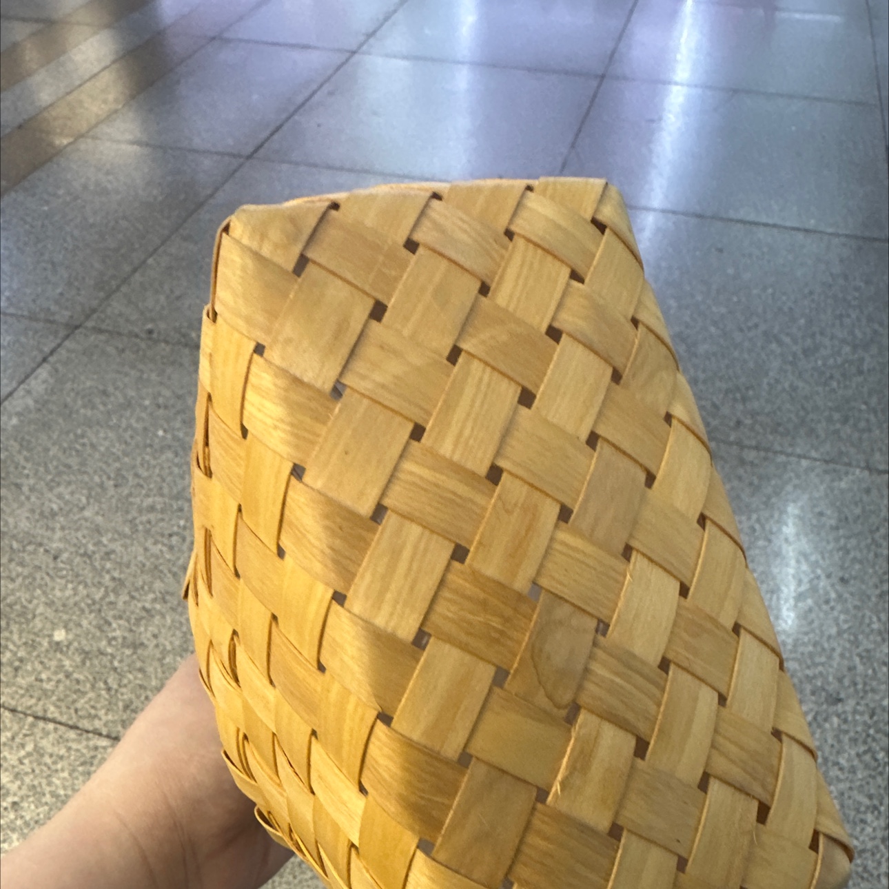 Exquisitely woven bamboo baskets, flower baskets, gift decorations, artificial flowers, flower arrangements, decorative items, floral art, flower baskets, home accessories Specification image