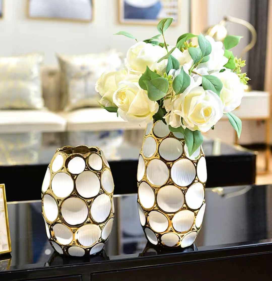 Ceramic creative, simple and modern living room fresh flowers, golden mouth light luxury high-end flower vases, flower arrangement table ornaments, European-style vases, electroplated vases, desktop ornaments Application Scenario