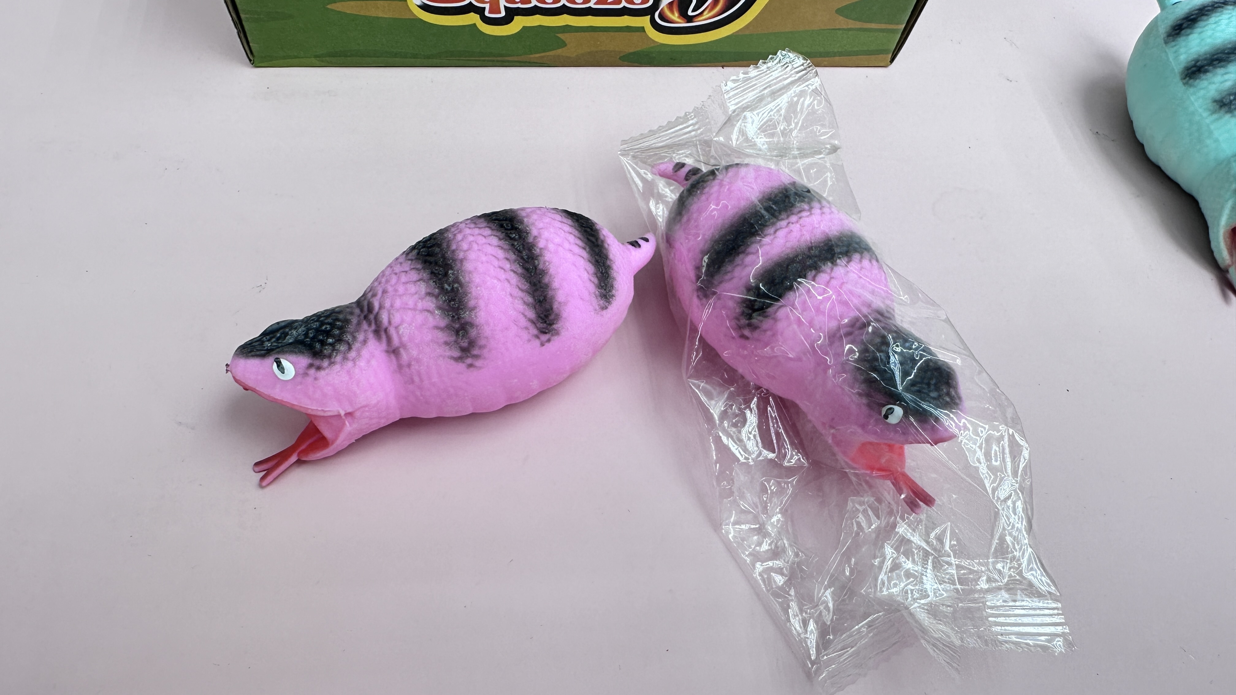 蛇🐍仿真面粉玩具三个颜色混装12个装一盒288个装一箱（24盒）细节图