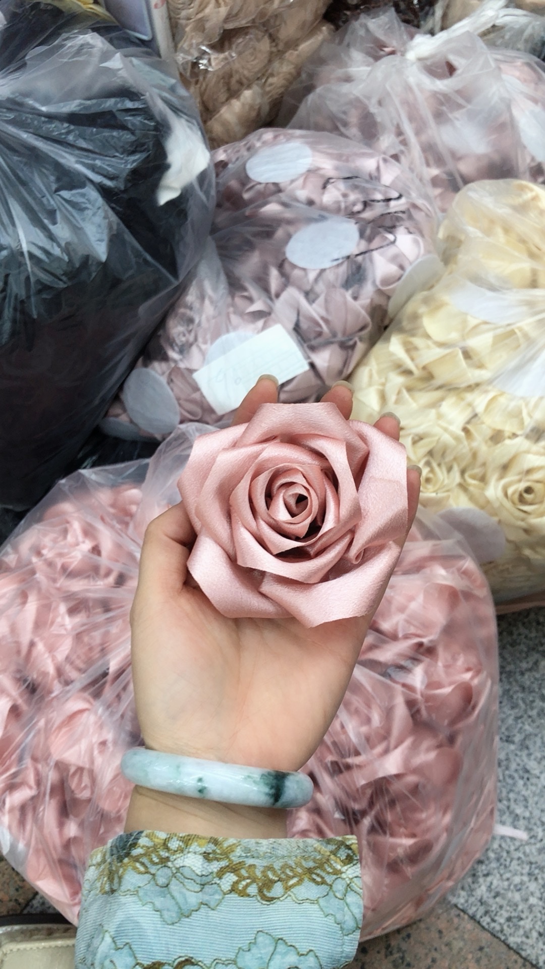 DIY爱好者 花朵配件饰品DIY材料包 串珠手链项链制作套装 创意手工艺品打造 颈链配件细节图