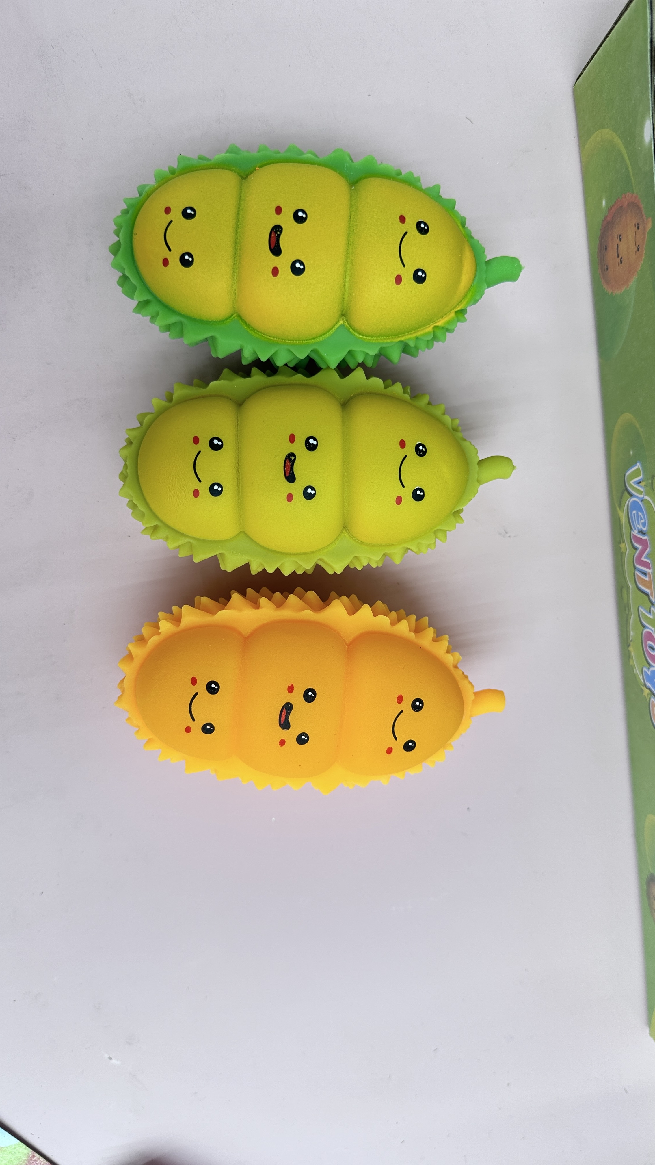 儿童玩具套装 小电风扇陀螺玩具组合 发光玩具系列 安全无毒材质 创意互动亲子游戏细节图