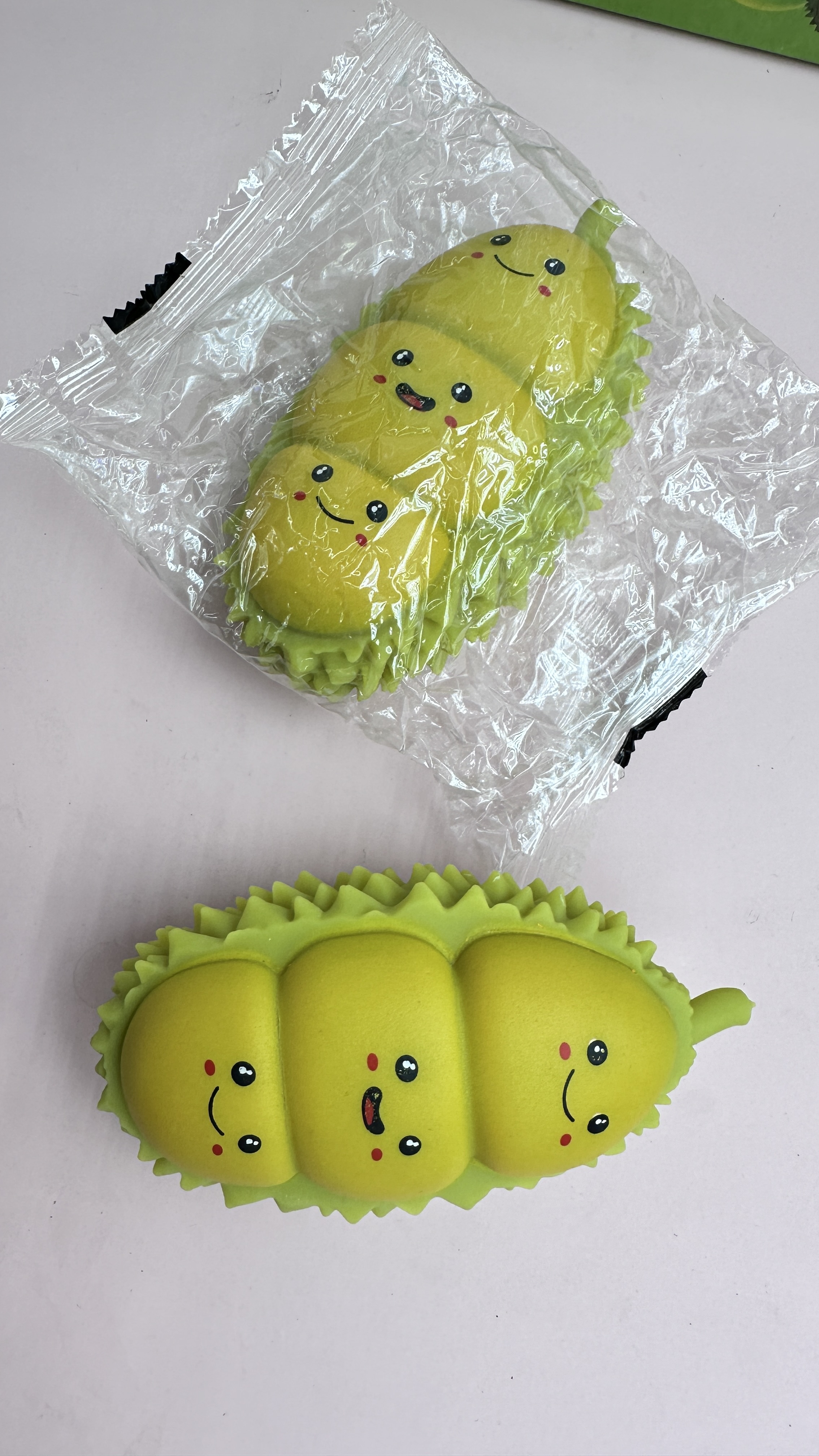 儿童玩具套装 小电风扇陀螺玩具组合 发光玩具系列 安全无毒材质 创意互动亲子游戏白底实物图