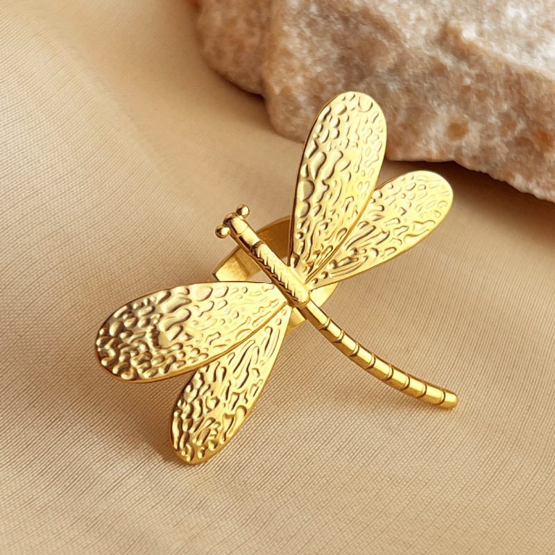 新款蜻蜓戒指不锈钢电镀14K金开口戒指男女情侣时尚ins指环戒指白底实物图