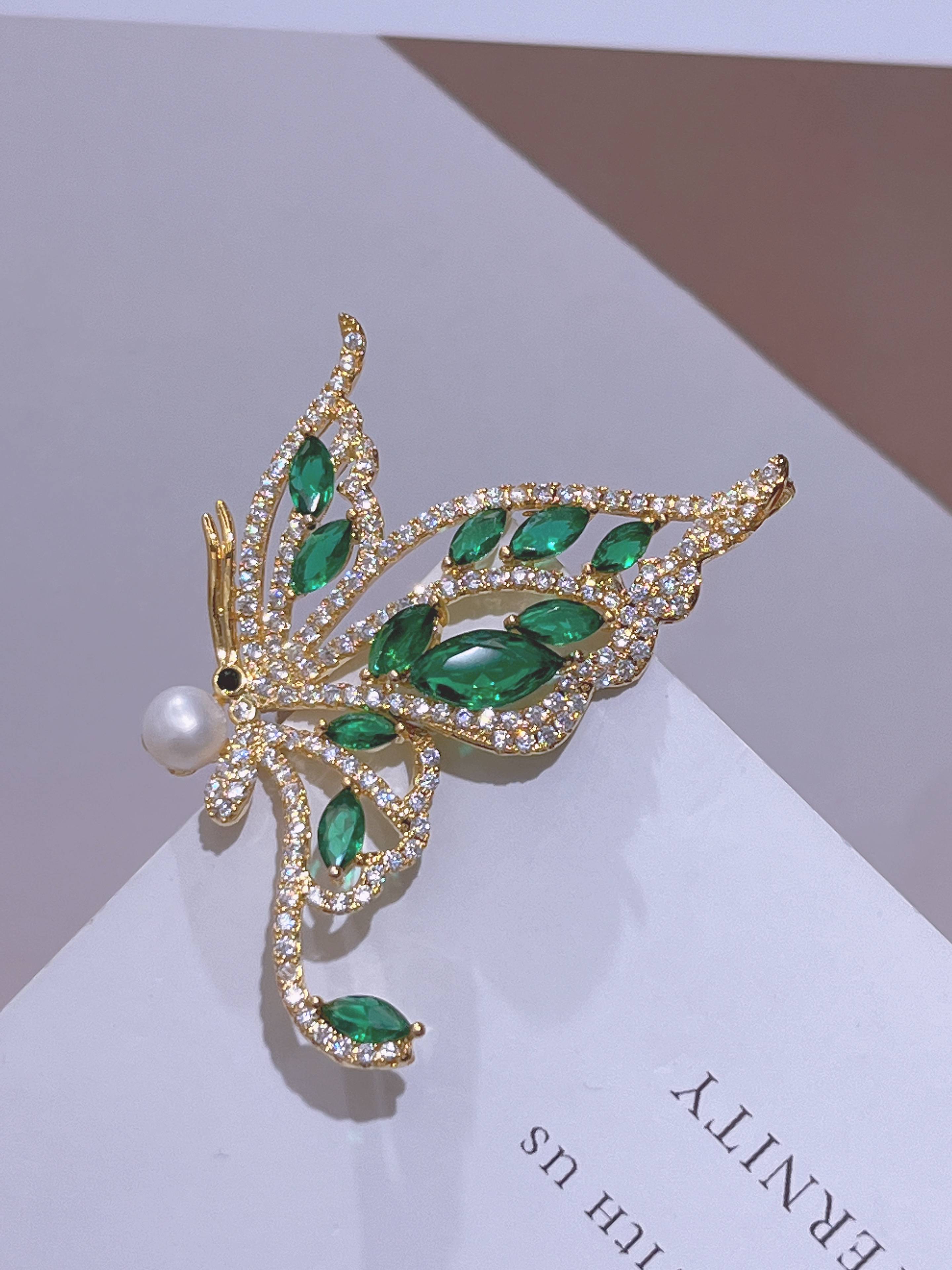 三丽鸥金属徽章沙特磁铁小胸针 钻球头绳领带胸针 精致饰品装饰品吊坠两用款3200714细节图