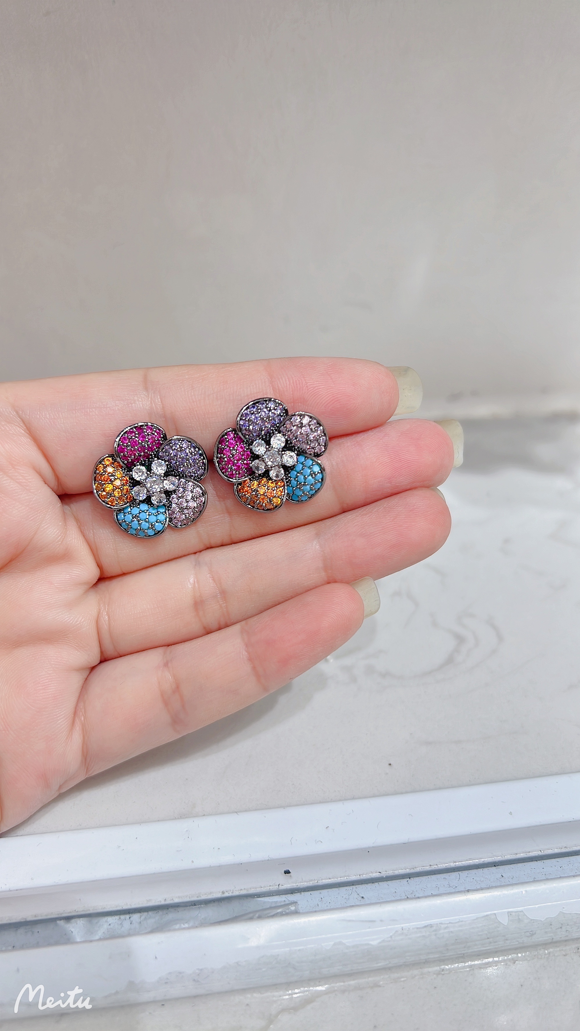 锆石耳环 饰品 精致耳饰 明星同款耳环 时尚潮流耳饰品 炫彩锆石耳环女款耳饰精致耳钉