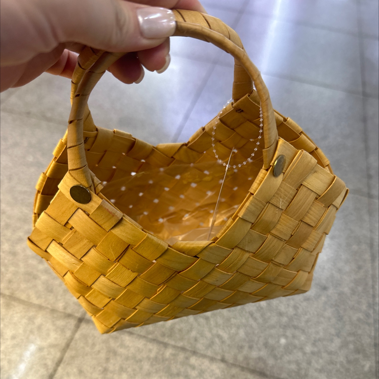 Exquisitely woven bamboo baskets, flower baskets, gift decorations, artificial flowers, flower arrangements, decorative items, floral art, flower baskets, home accessories details Picture