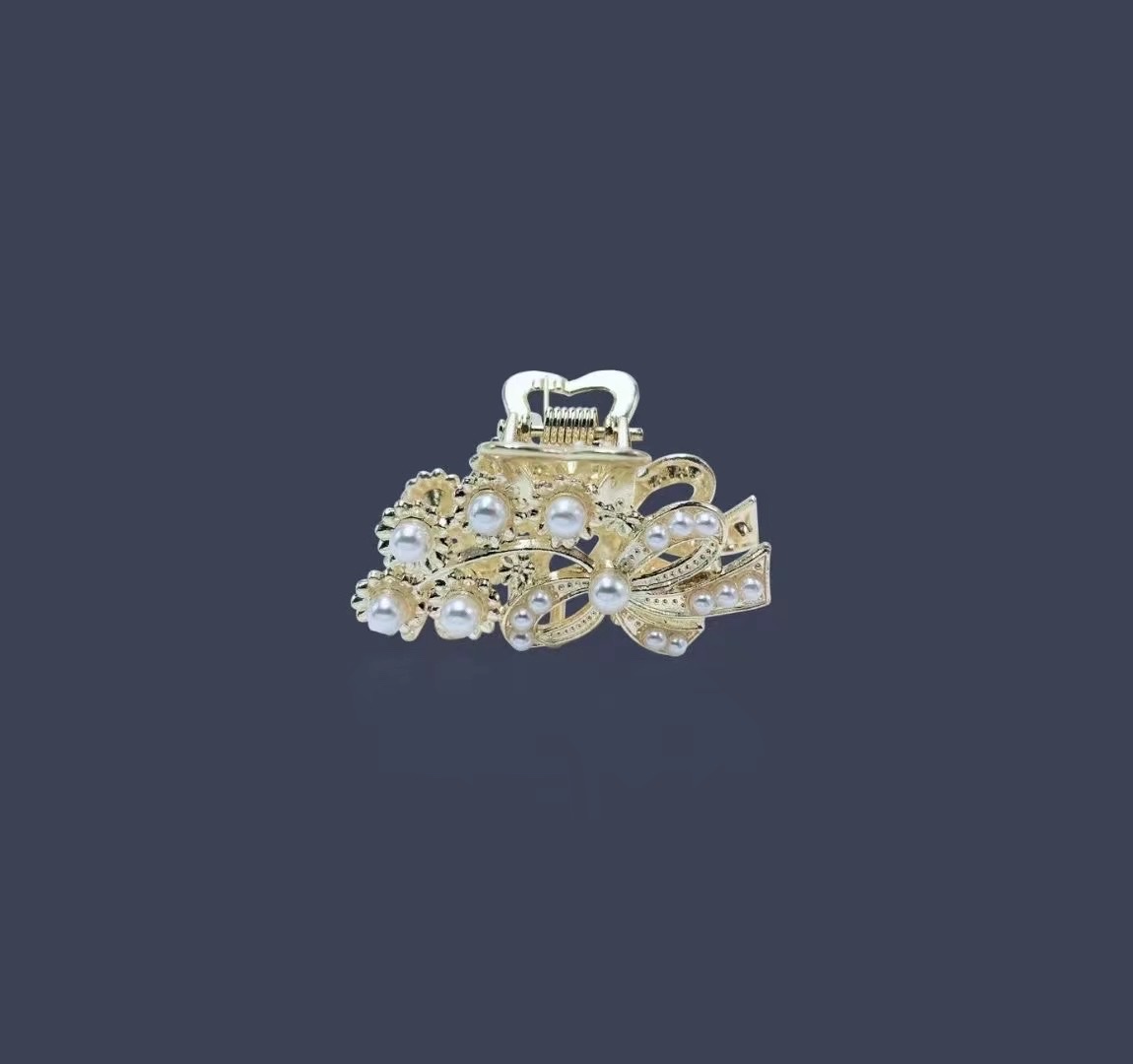 Fashionable and trendy hair accessory grabbers and creative accessories details Picture