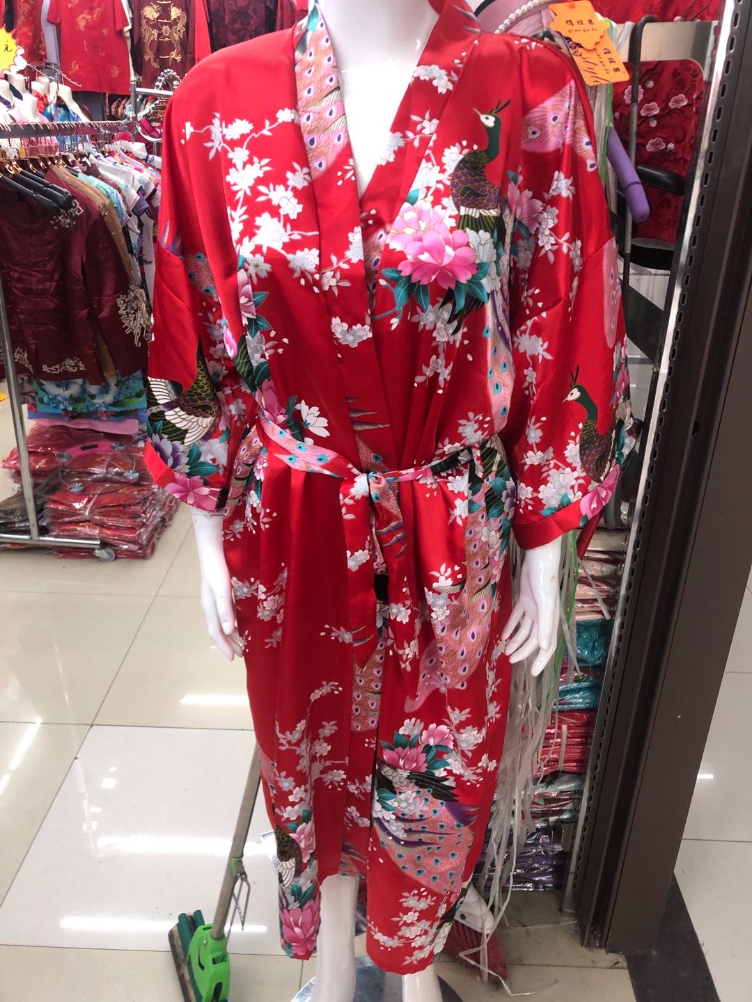 High-end brand foreign trade cut label leftover stock special offer pajamas women short-sleeved mid-length pants pajamas silk thin style silk