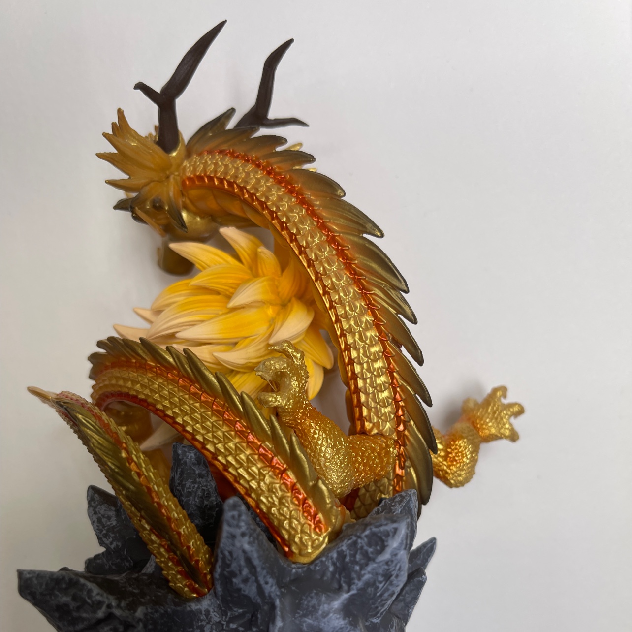 金色小神龙细节图