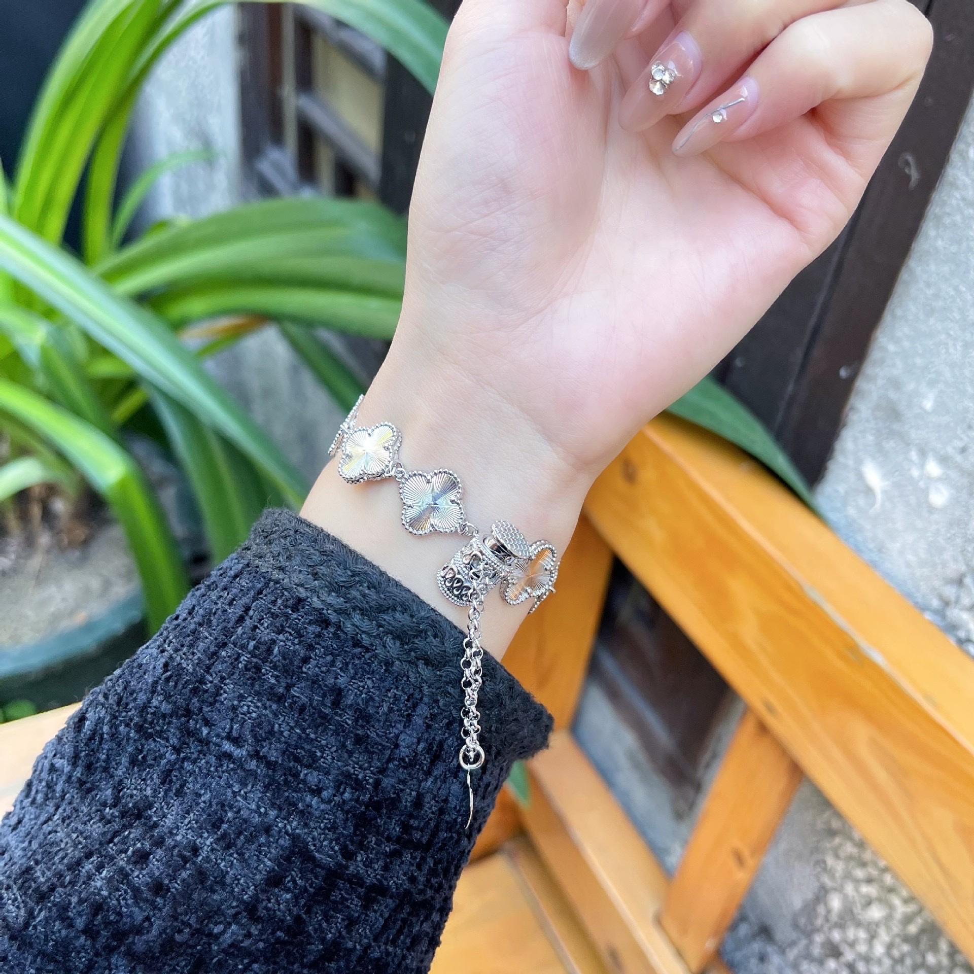 适用苹果手表iwatch9表带细款不锈钢金属星星链条applewatch8女款男女通用款手链手串详情图2