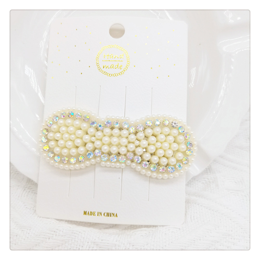 Creative accessories: Shark clip, hair clip, and grab clip, integrated design, hair accessory, head accessory, fashionable new style, women's daily accessories, hair clip, hair accessory, and grab clip, creative accessories: shark clip, hair clip, creative accessory, and grab clip Application Scenario